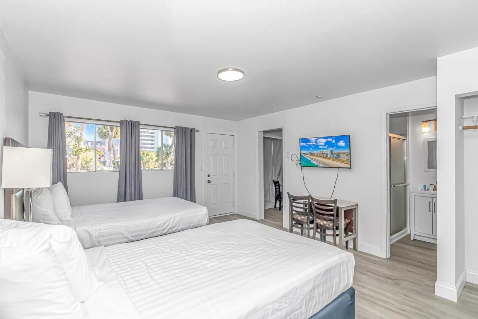 Bedroom, Bed in Sun Fun