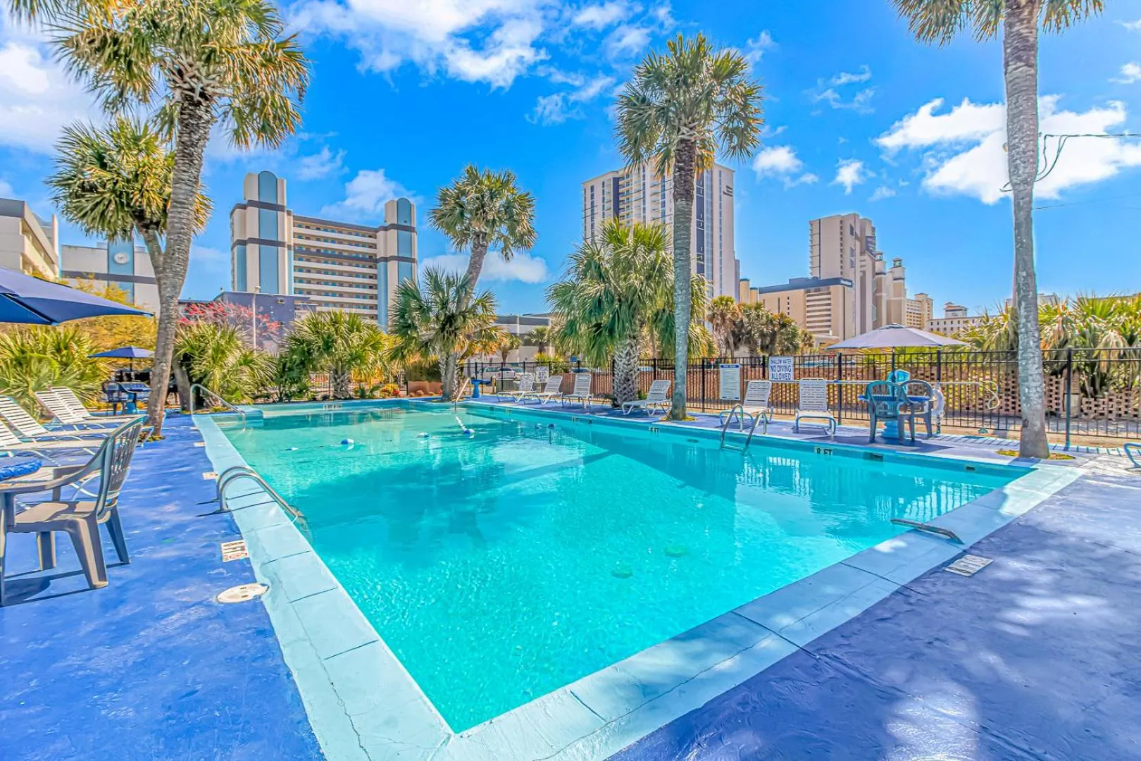 Pool view in Sun Fun