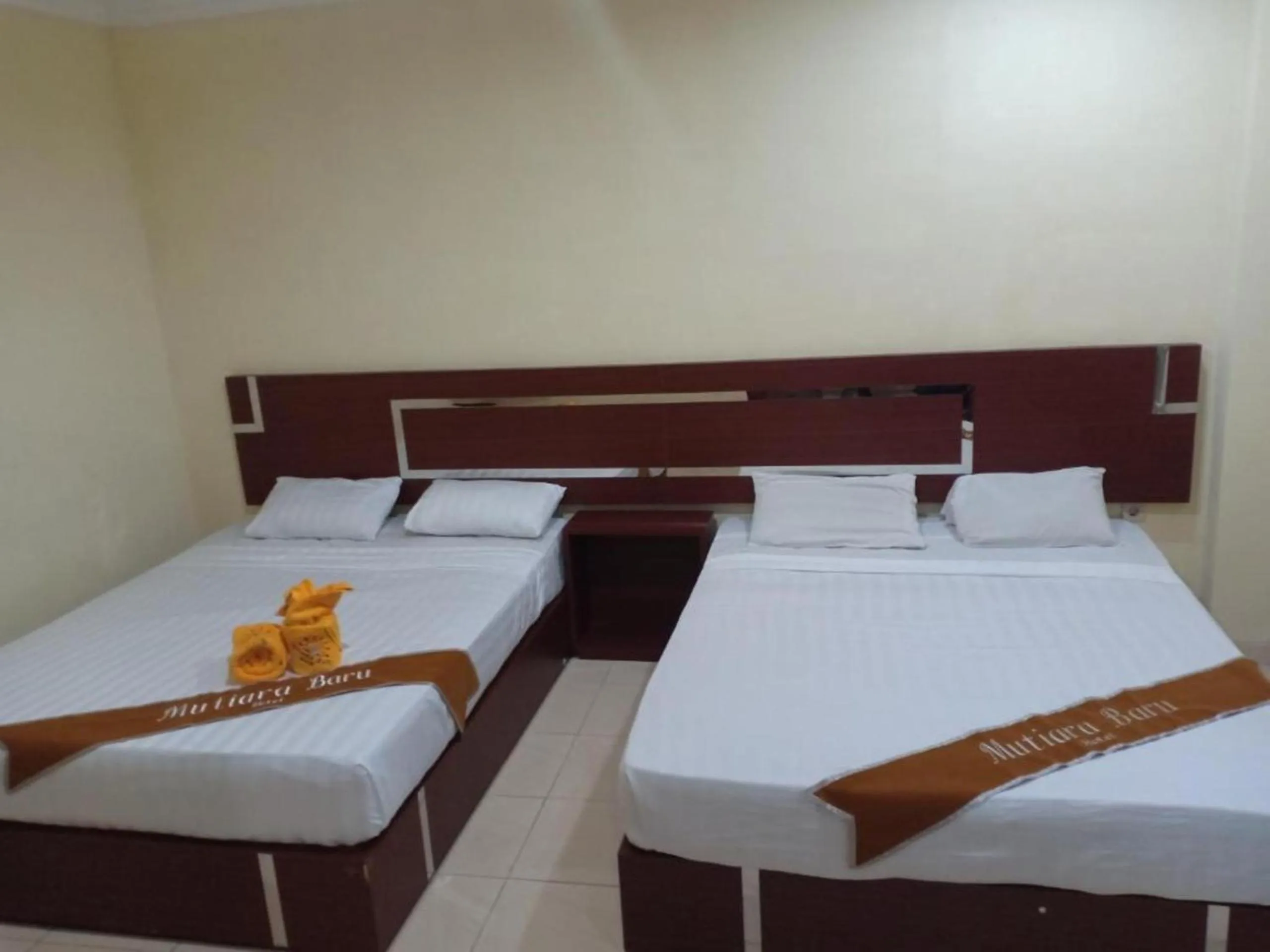 Photo of the whole room, Bed in Hotel Mutiara Baru