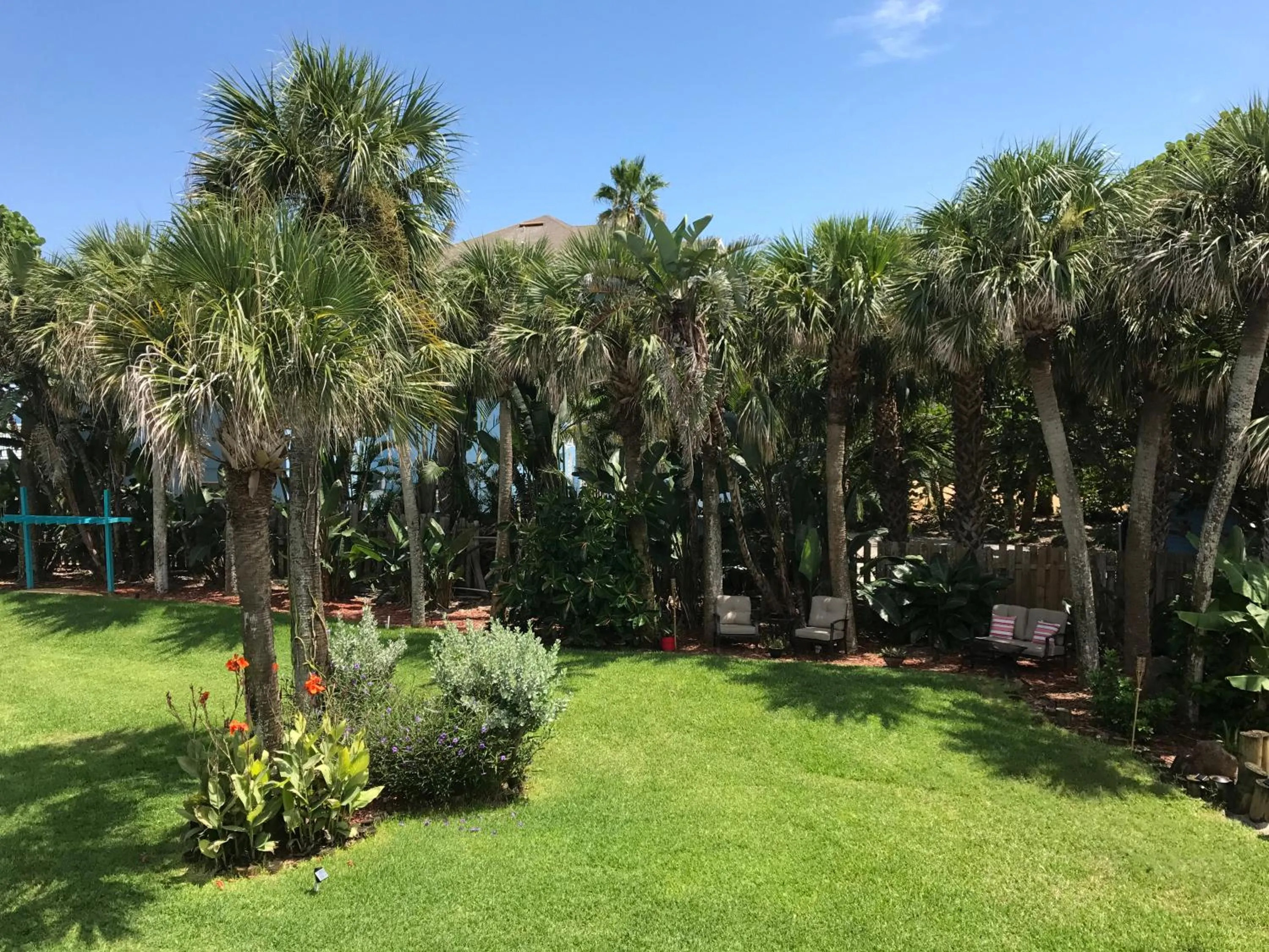 Property building in South Beach Inn - Cocoa Beach