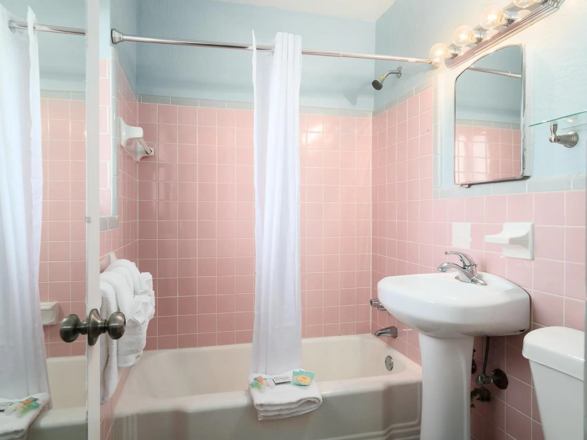 South Beach Inn - Cocoa Beach