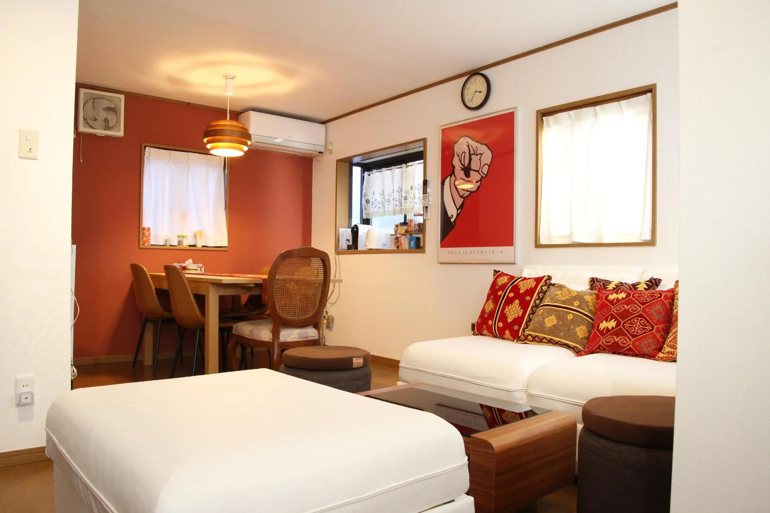 Living room, Bed in HAMA HILLS Shinjuku