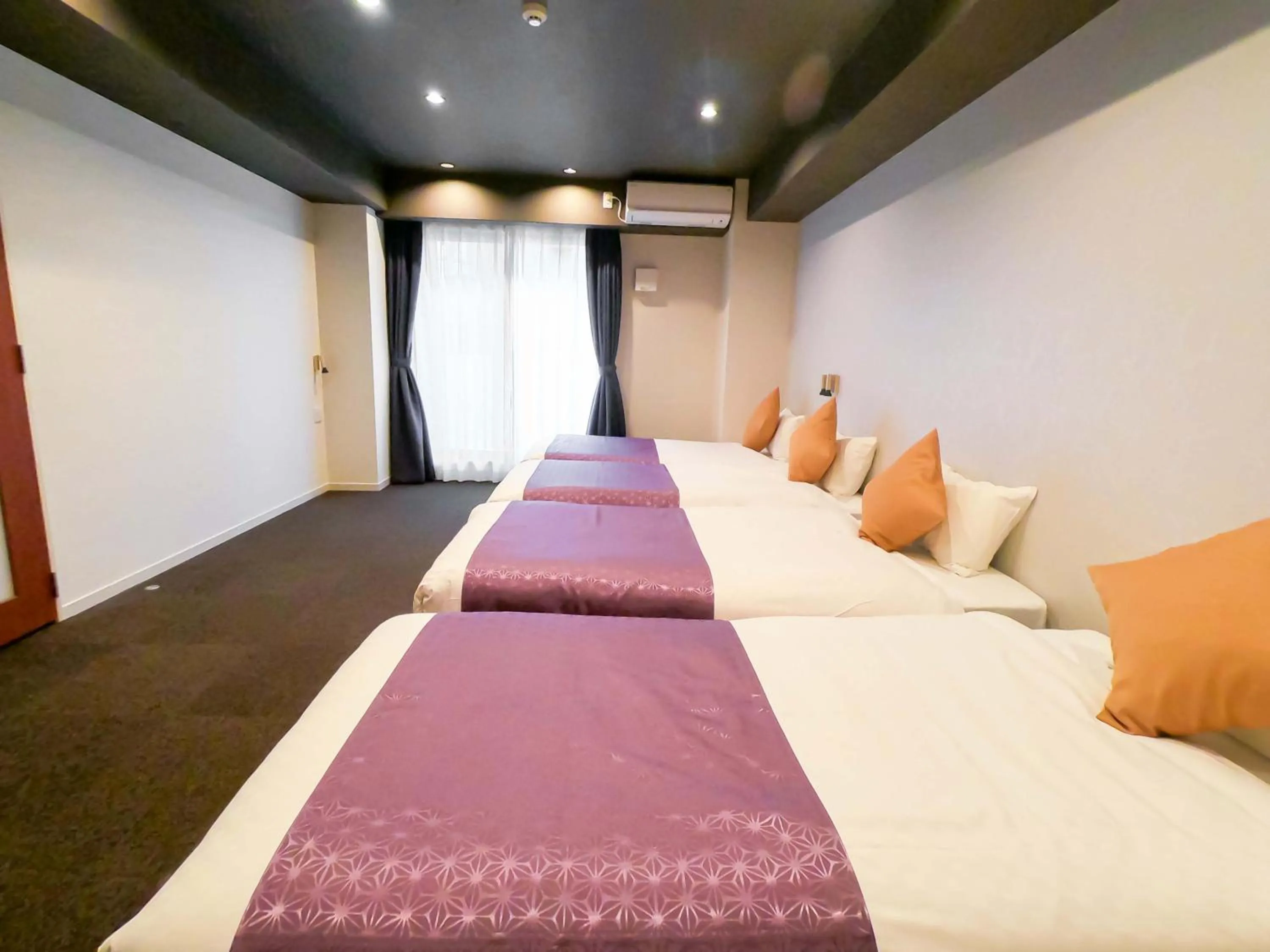 Photo of the whole room, Bed in Hotel S-Presso West