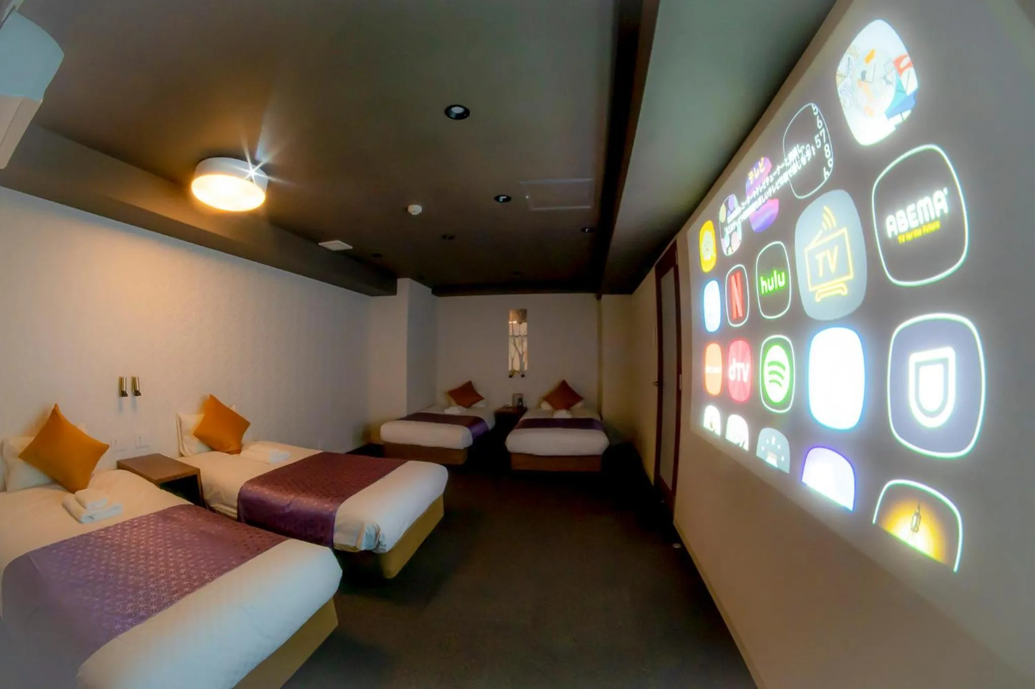 TV and multimedia, Bed in Hotel S-Presso West