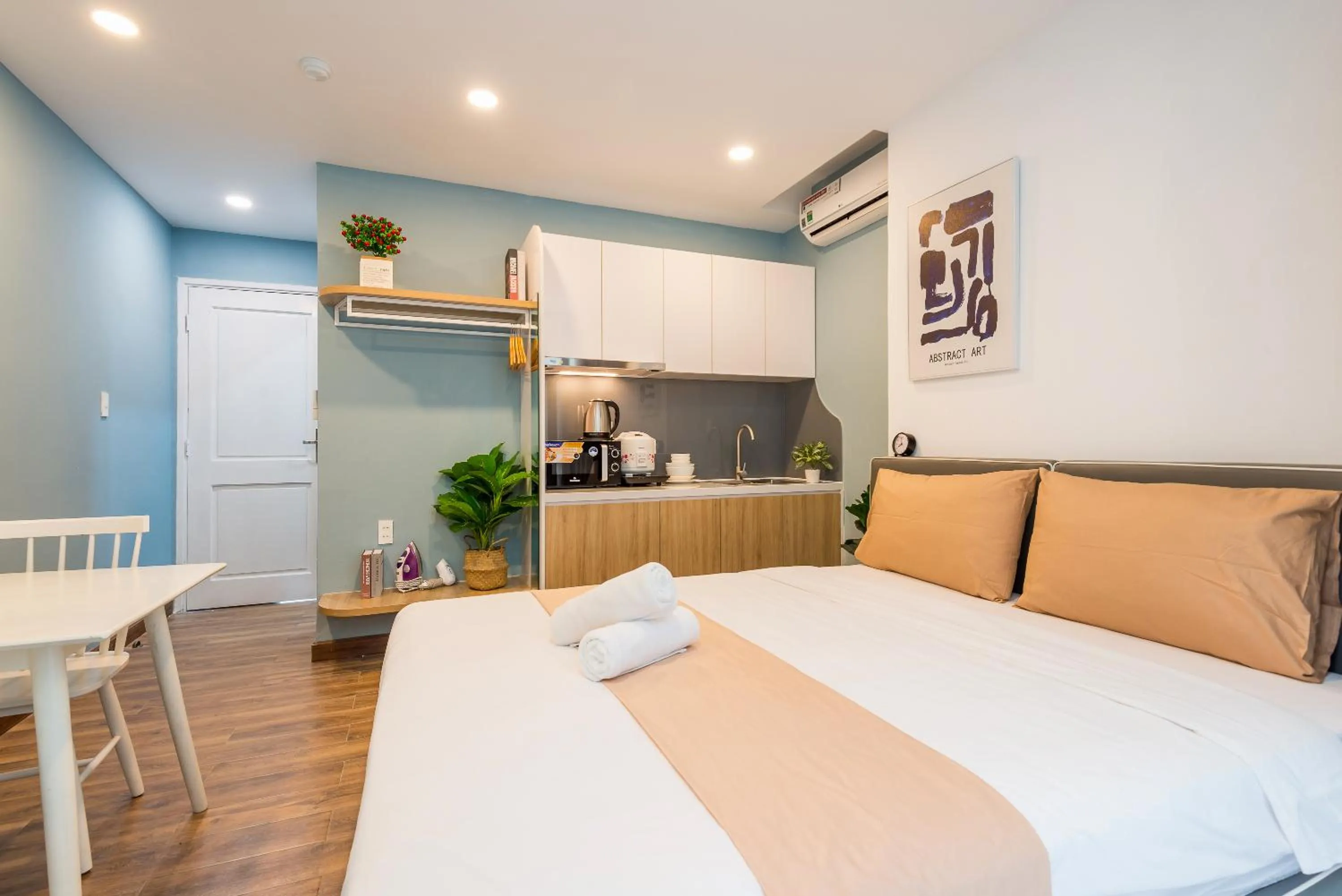 Photo of the whole room, Bed in Cozrum Homes - Saphera Residence