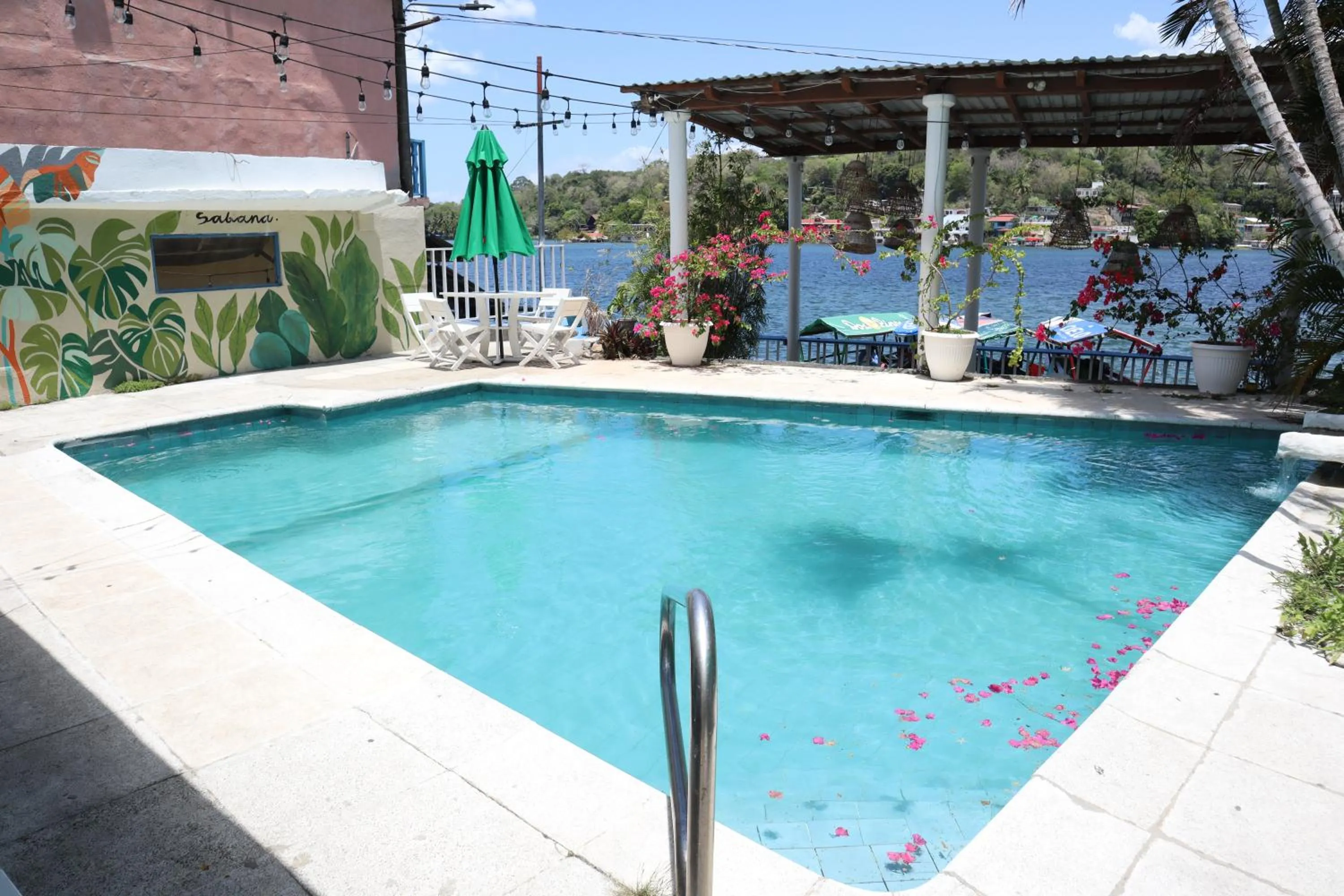 Swimming pool in Hotel Sabana