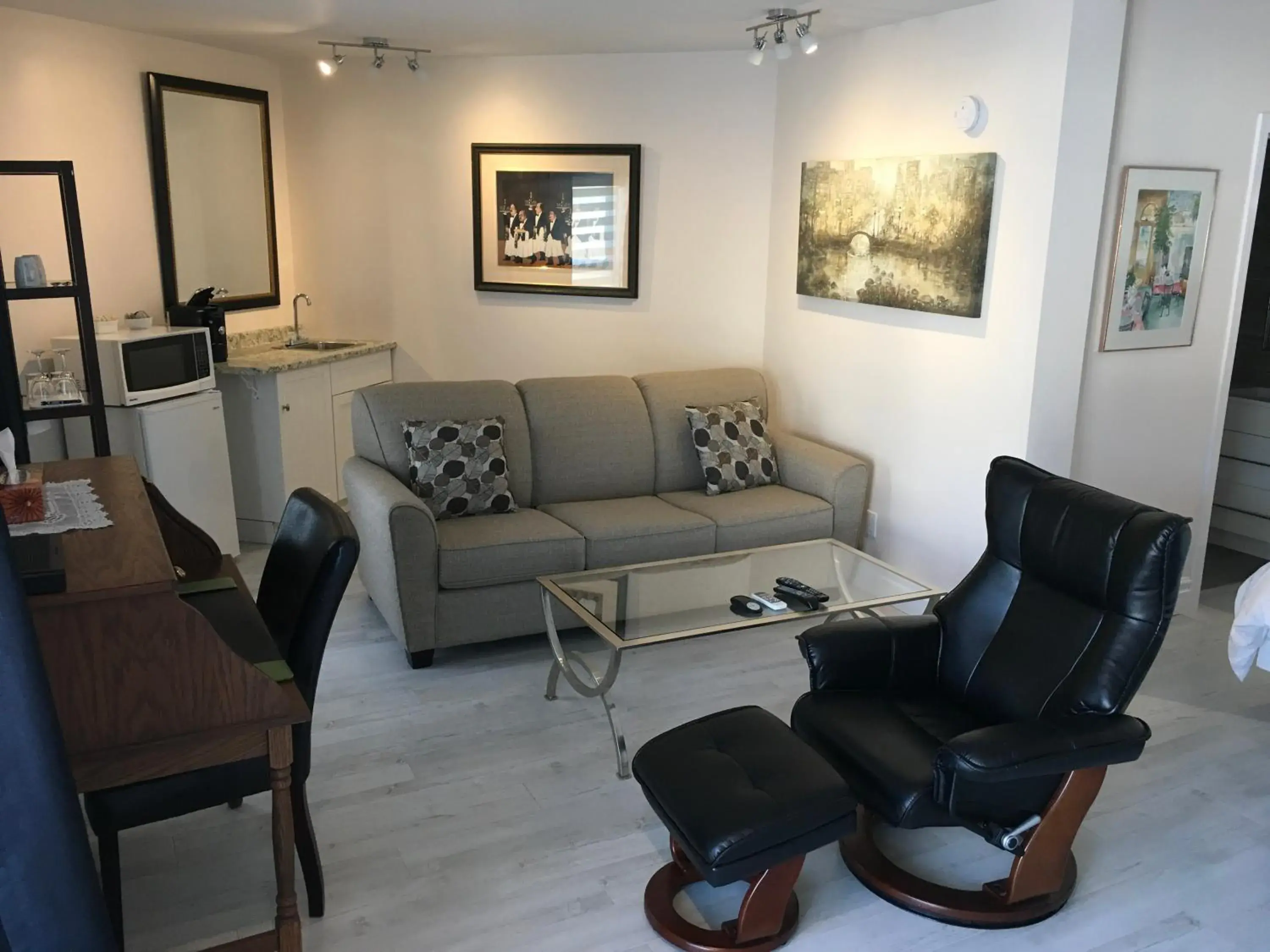 Deluxe King Suite in Grey Rose Suites Deluxe King Suite in Grey Rose Suites