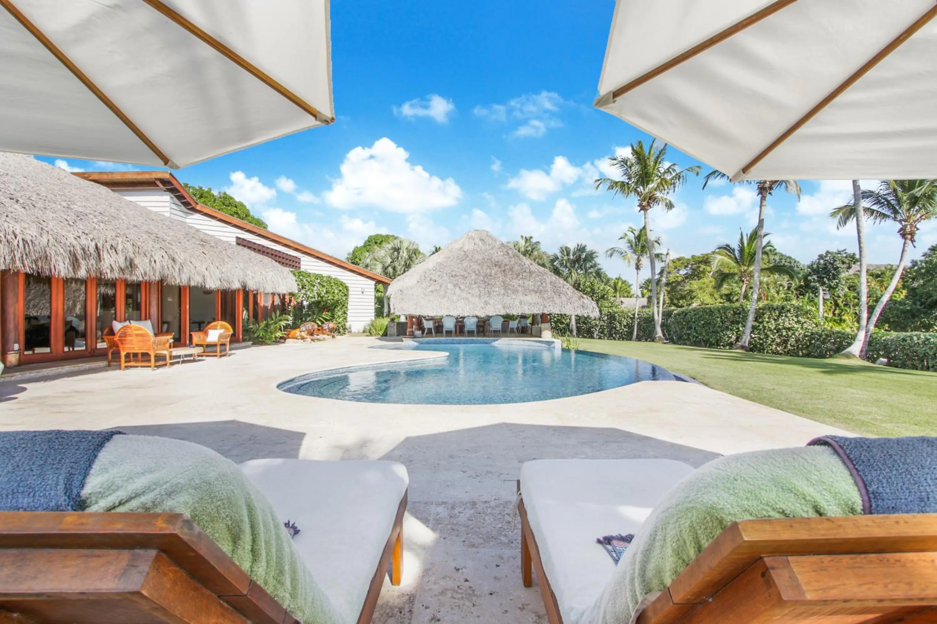 Seating area in Unique Villa with Ocean and River Views - Staff & Golf Carts