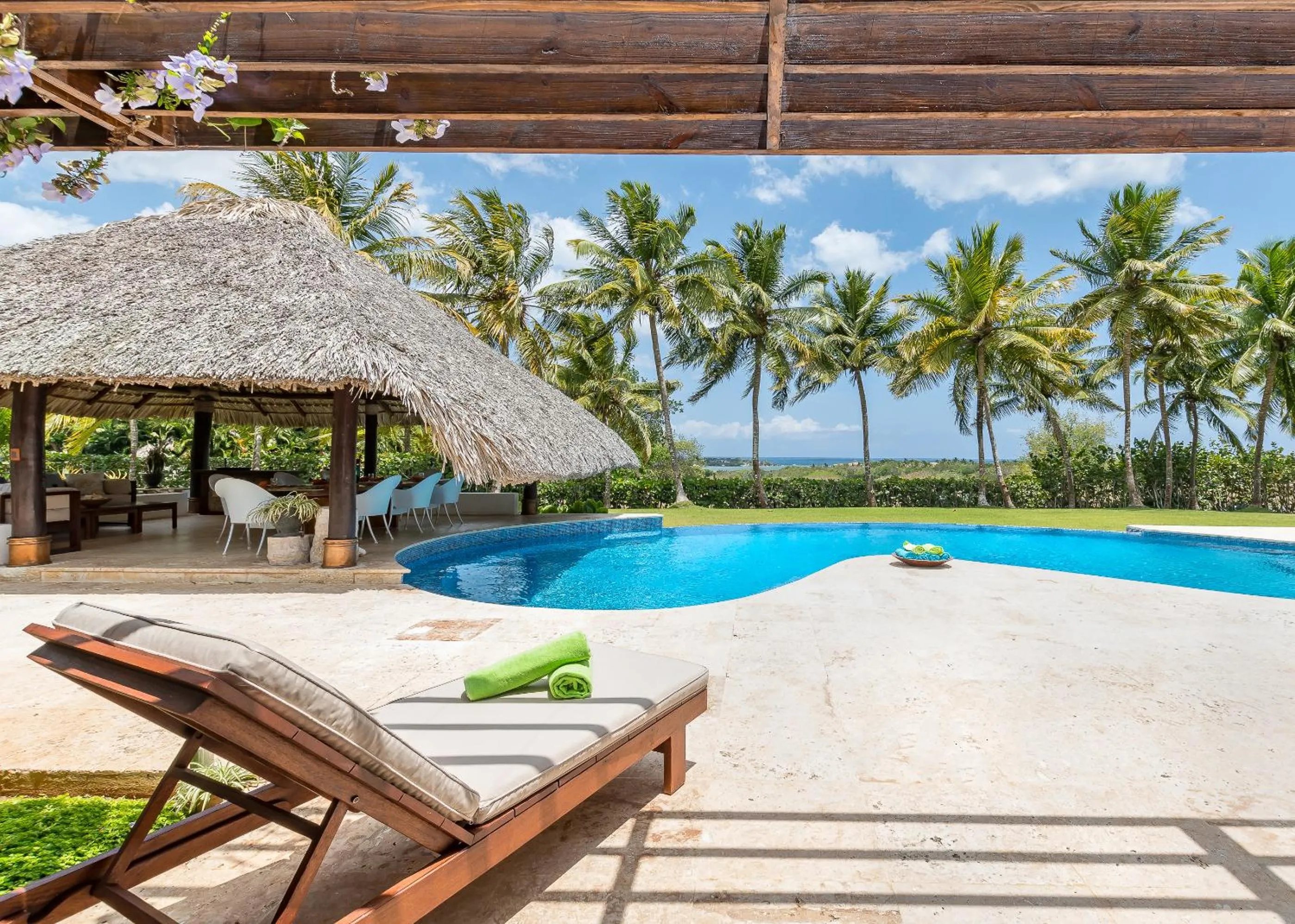 Balcony/Terrace in Unique Villa with Ocean and River Views - Staff & Golf Carts