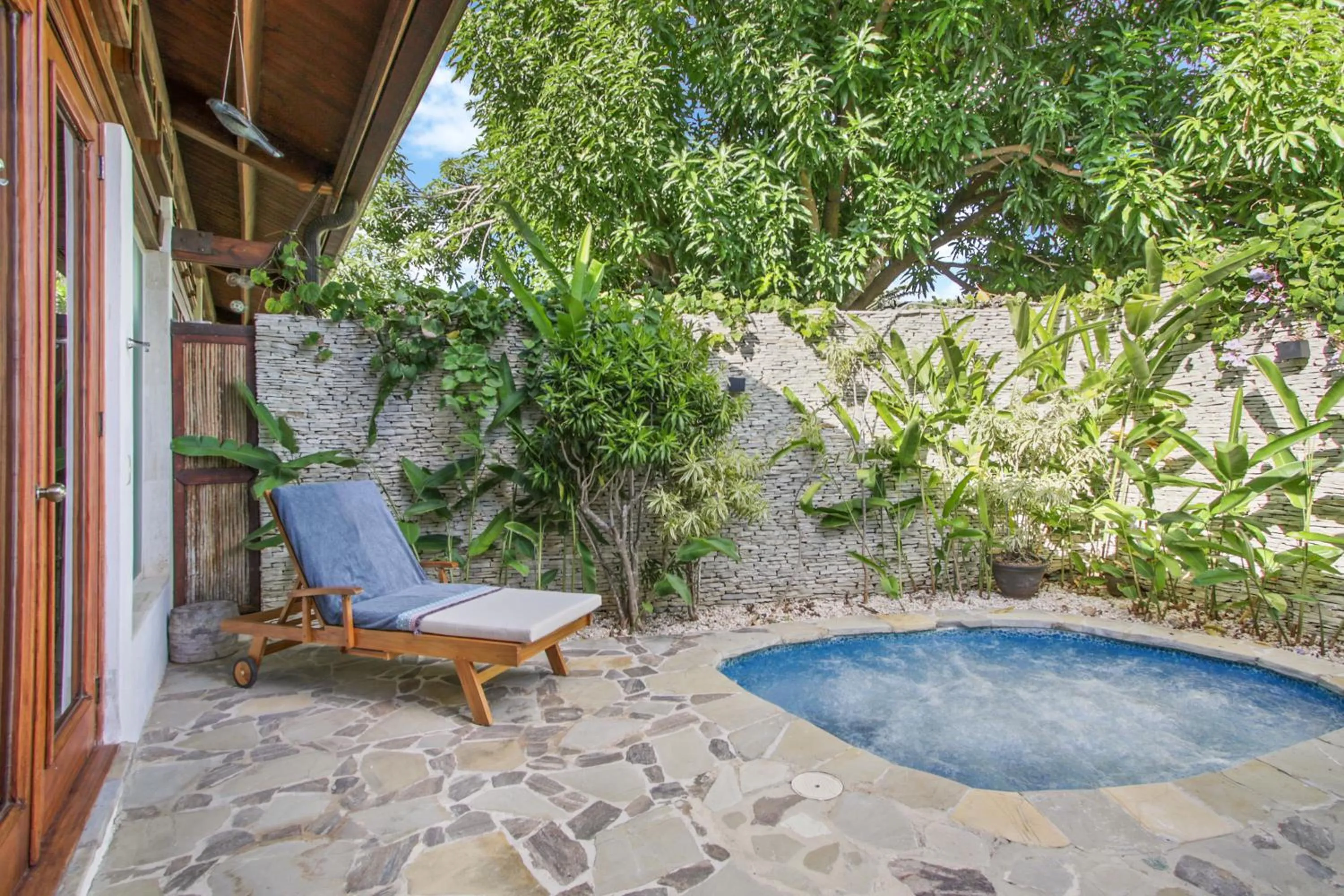 Garden in Unique Villa with Ocean and River Views - Staff & Golf Carts