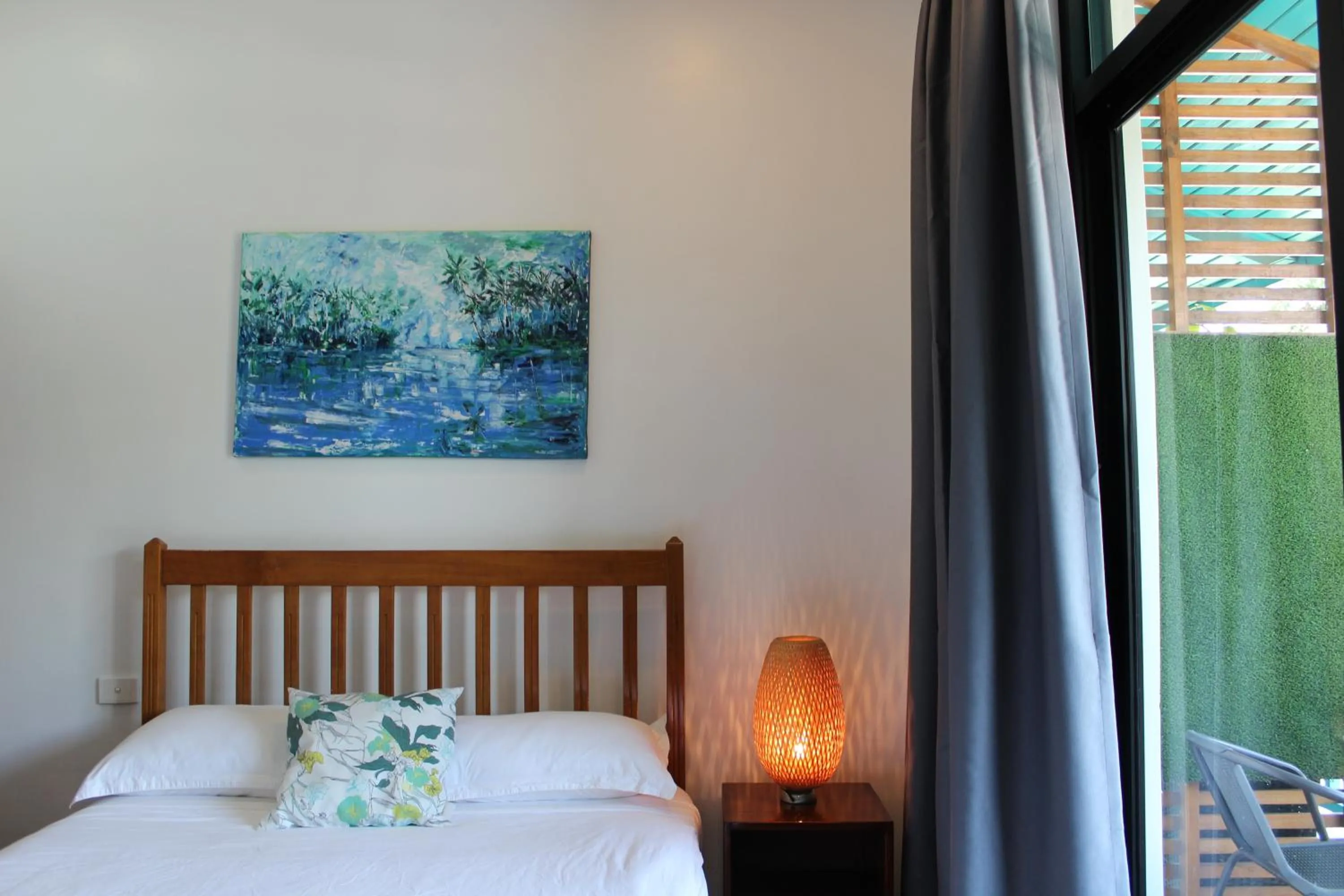 Pacific Crown Hotel