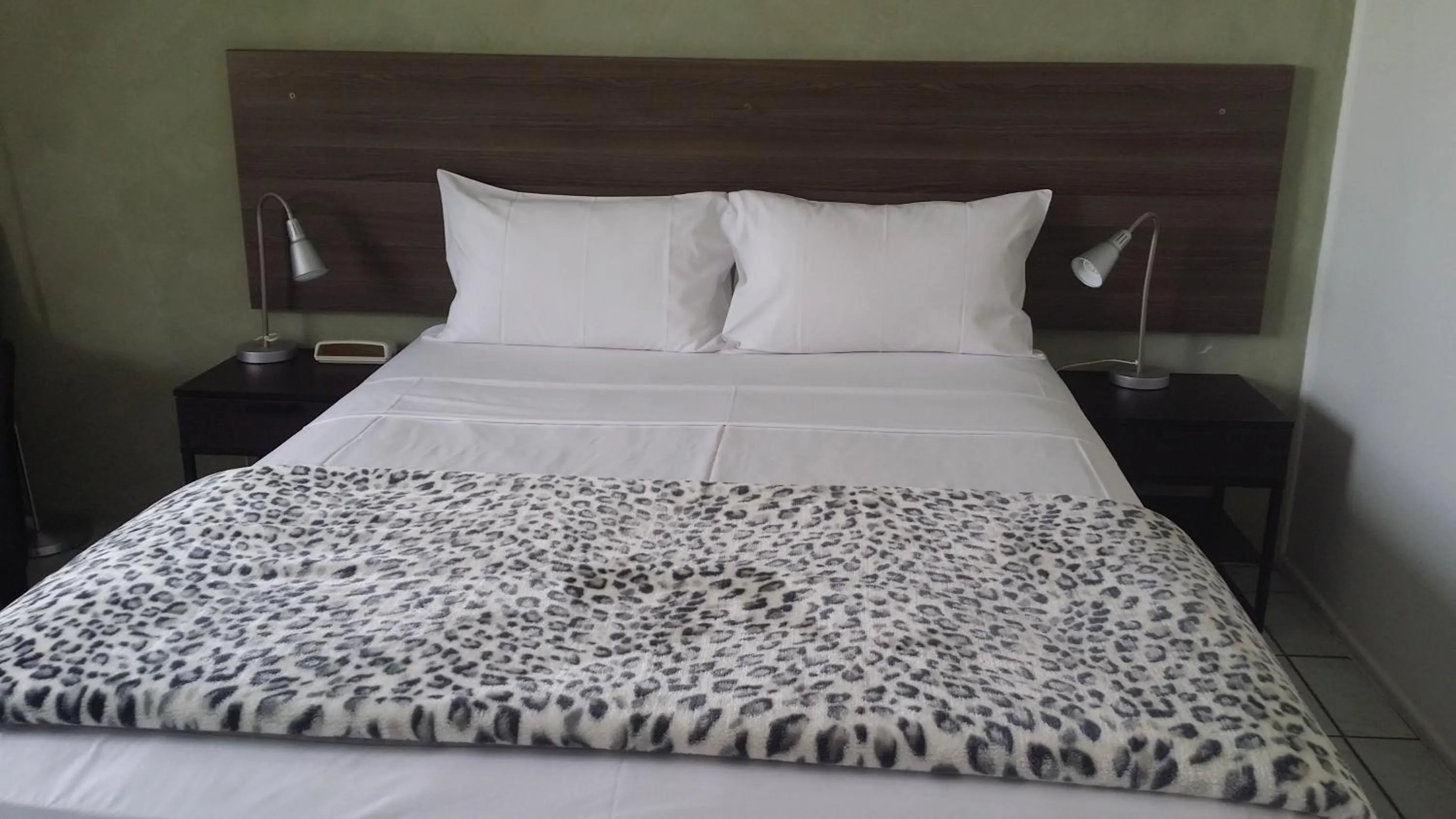 Bedroom, Bed in Mackay Motor Inn