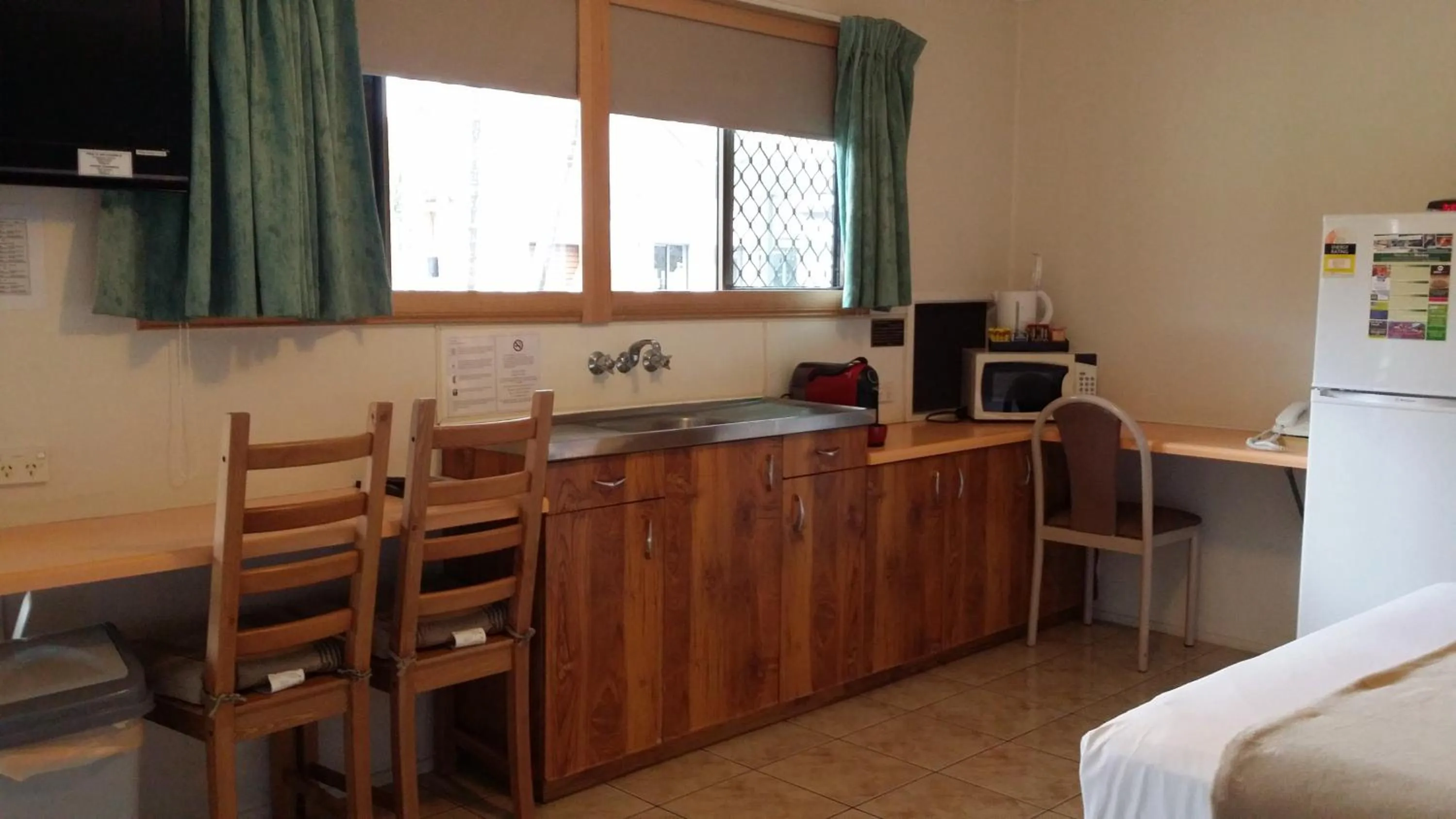 Coffee/tea facilities in Mackay Motor Inn
