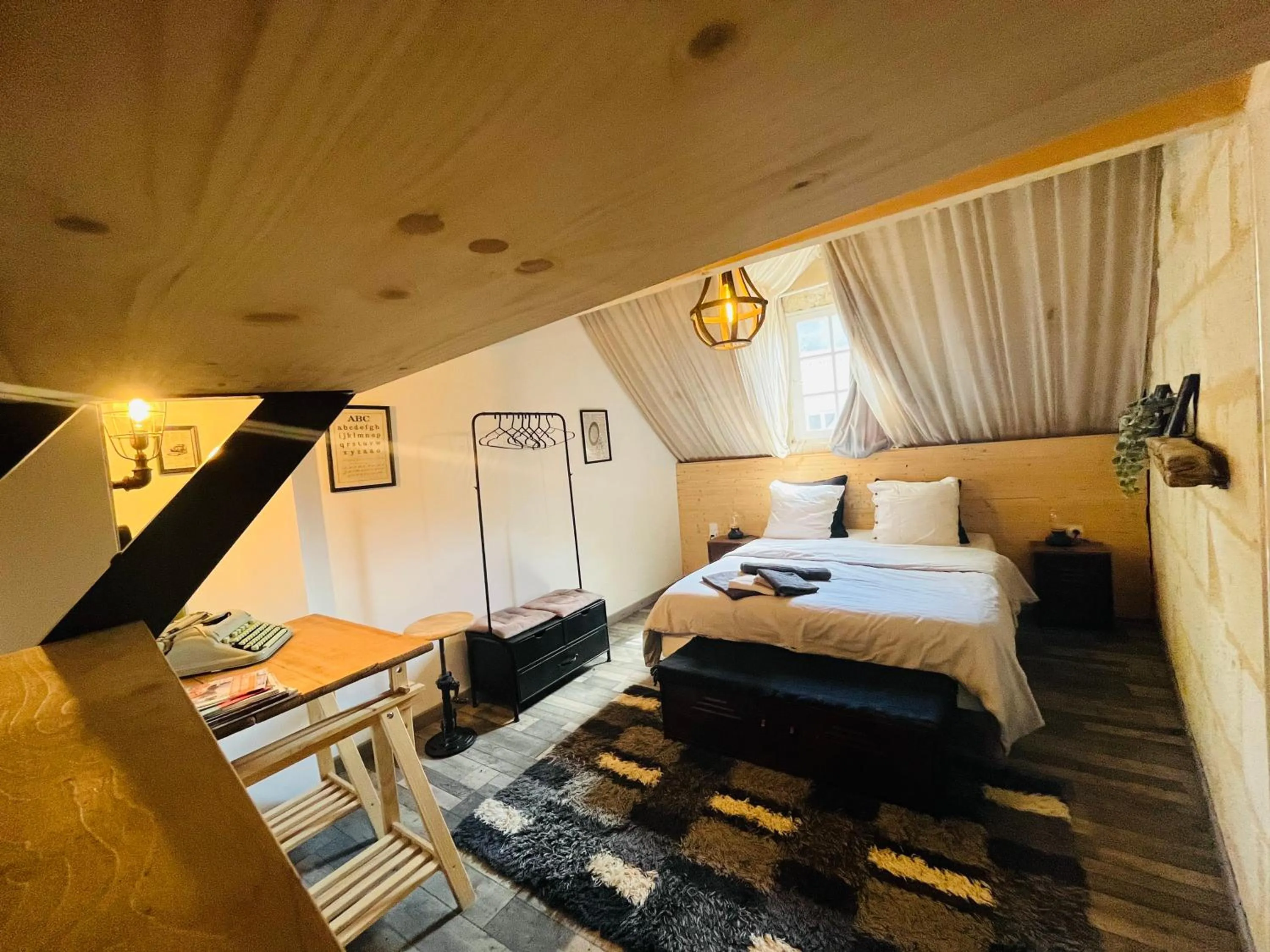 Photo of the whole room, Bed in Chez mimie les hôtes