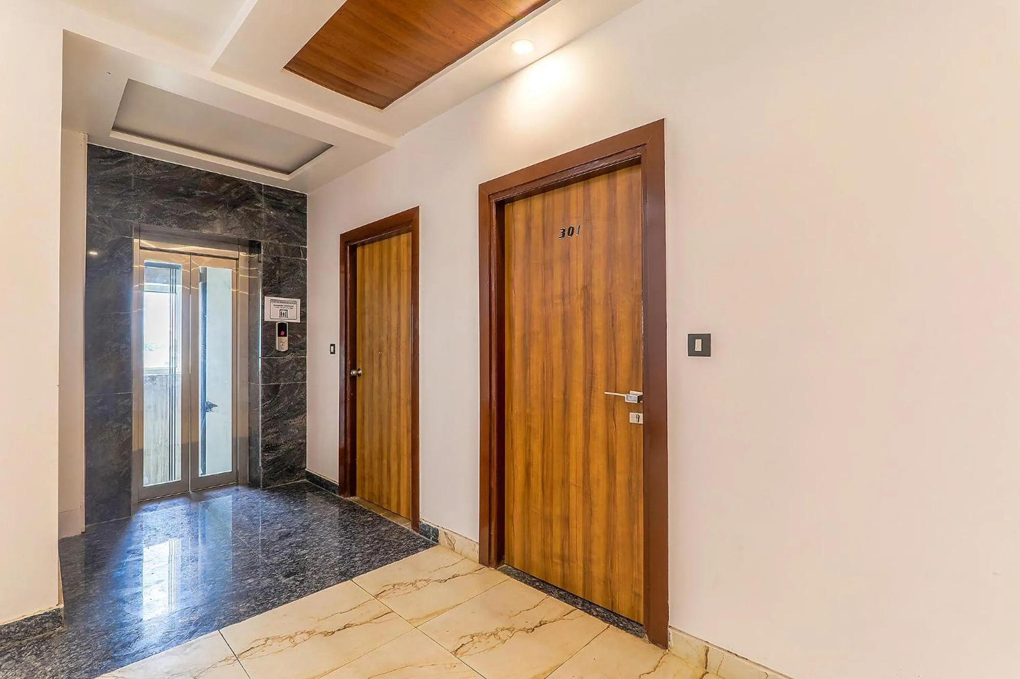 elevator in FabExpress Global Inn New