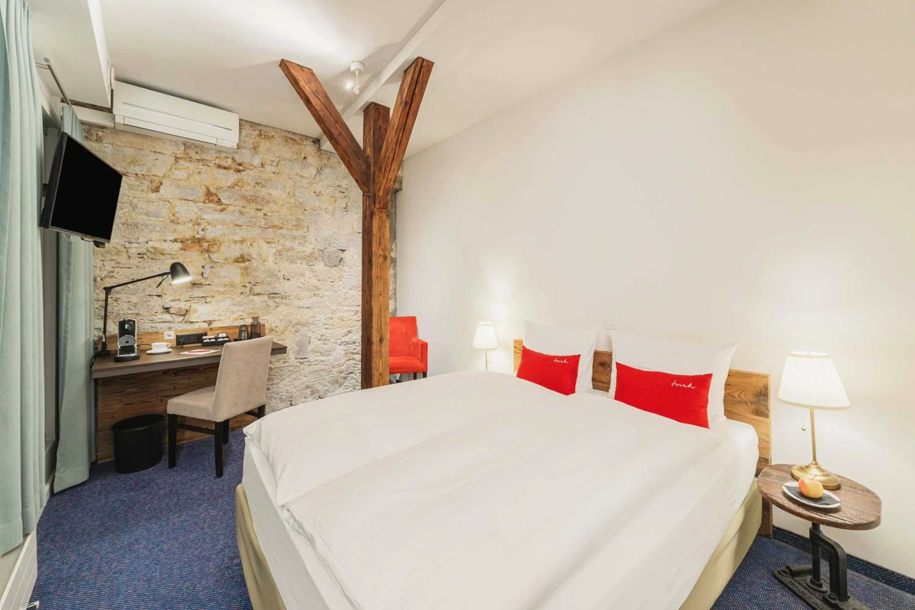 Bed in Tailormade Hotel RÜDEN Schaffhausen