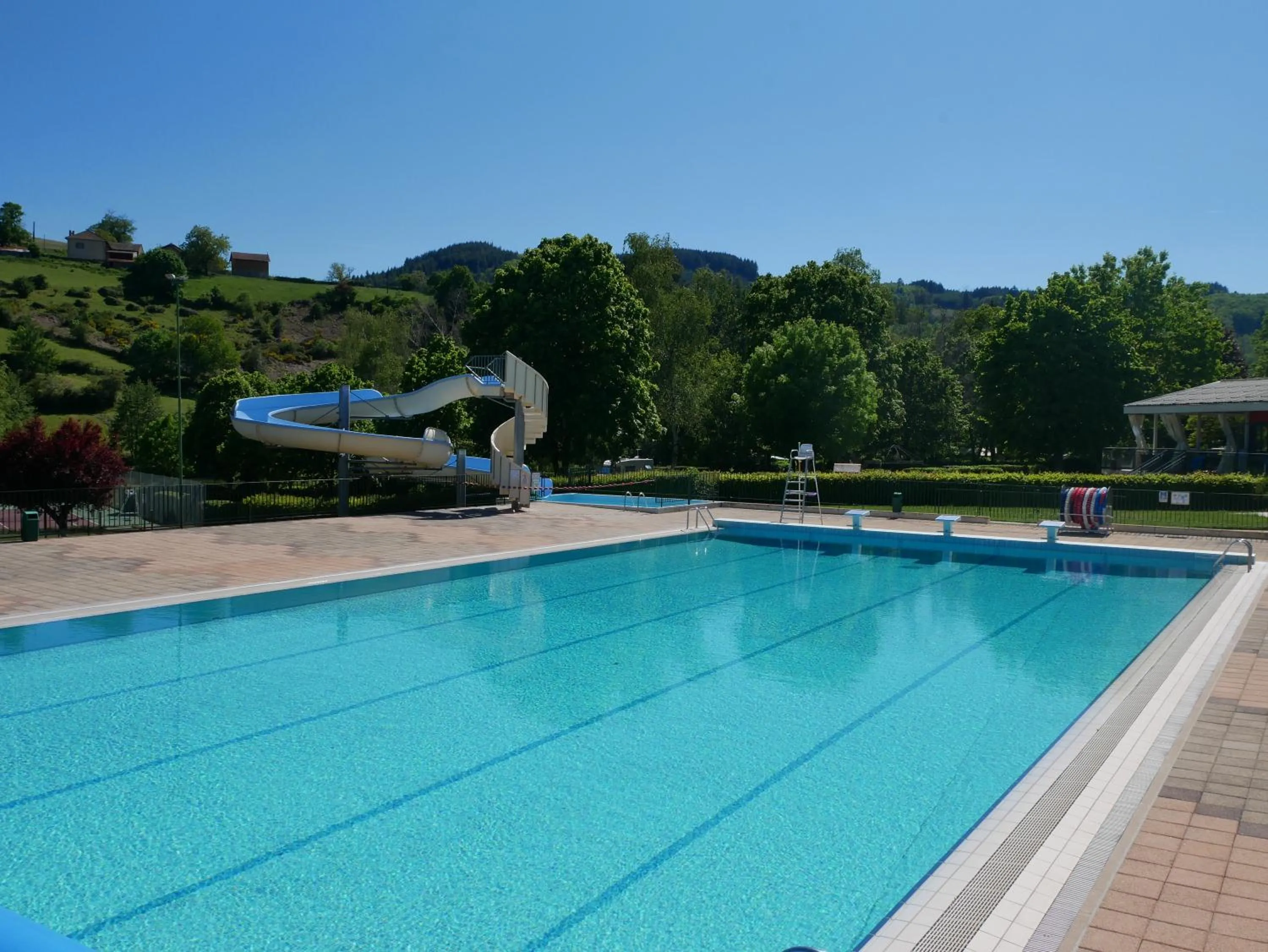 Swimming pool in Camping de Matour