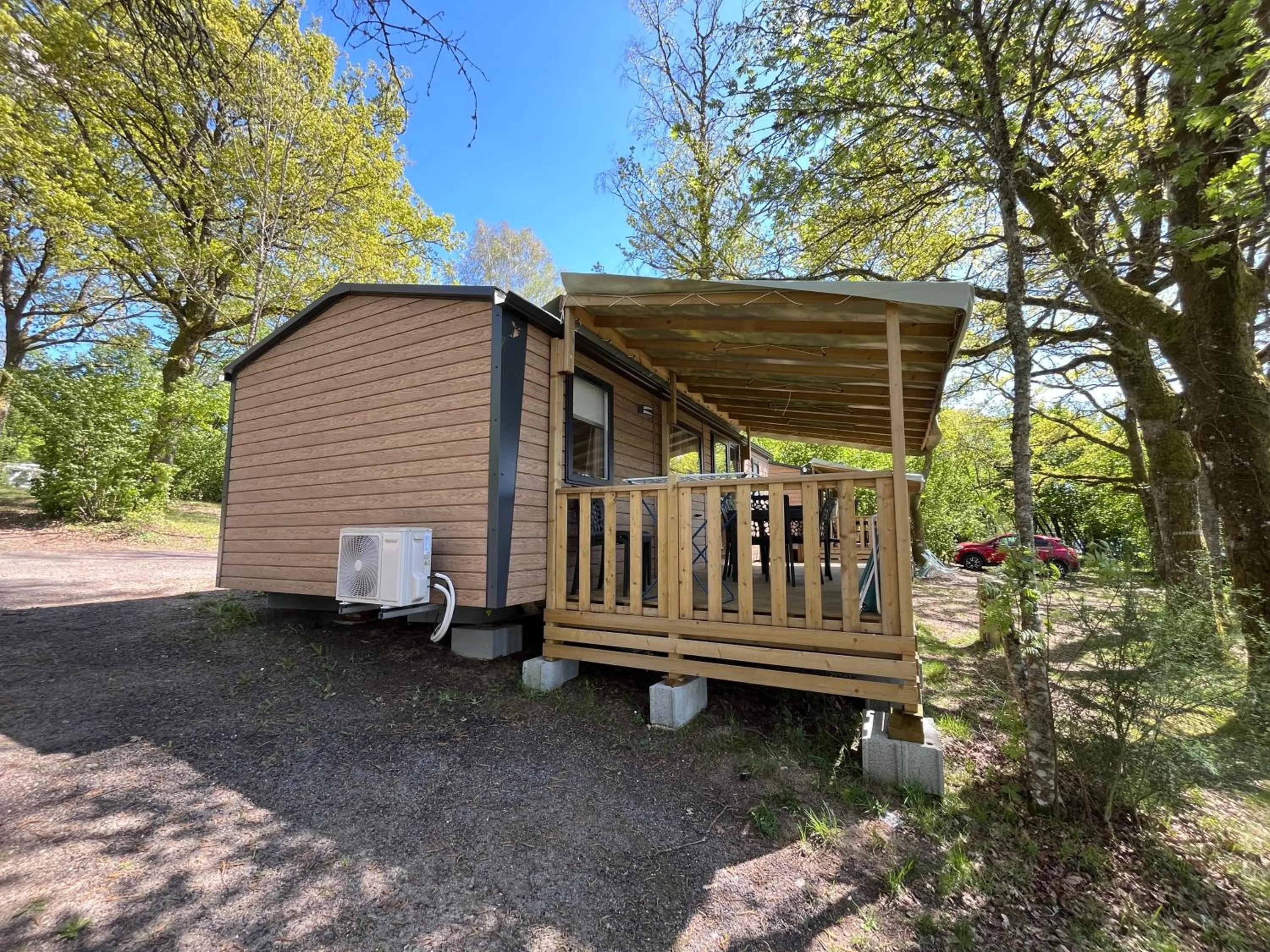 Property building in Camping de Matour