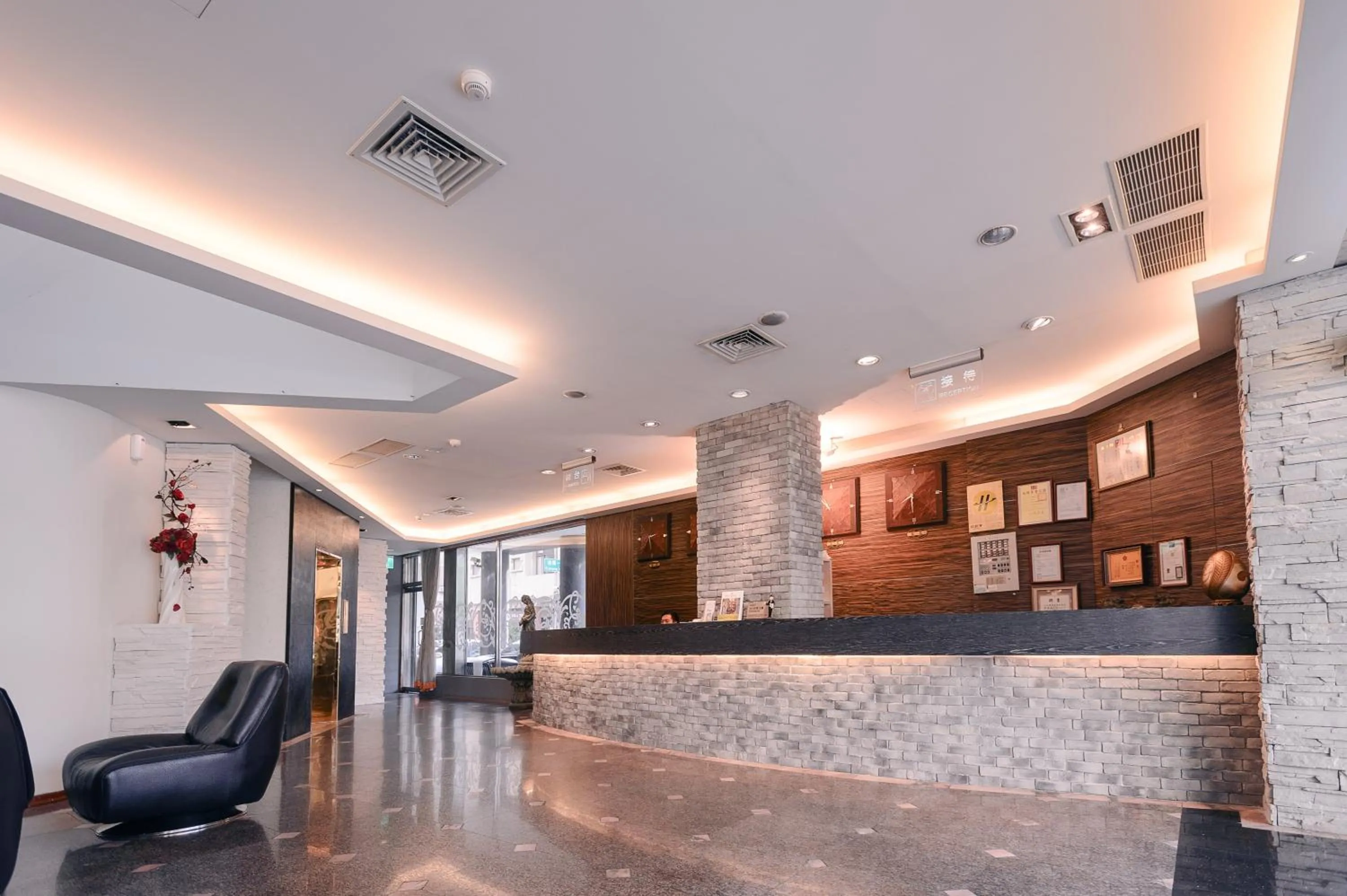 Lobby or reception in Waugh Den Business Hotel