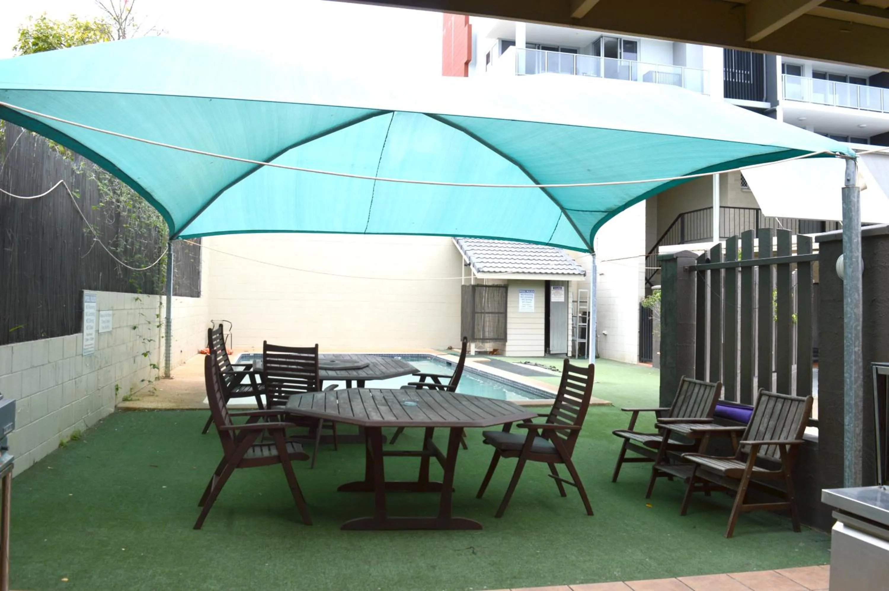 Patio in Mid City Motor Inn