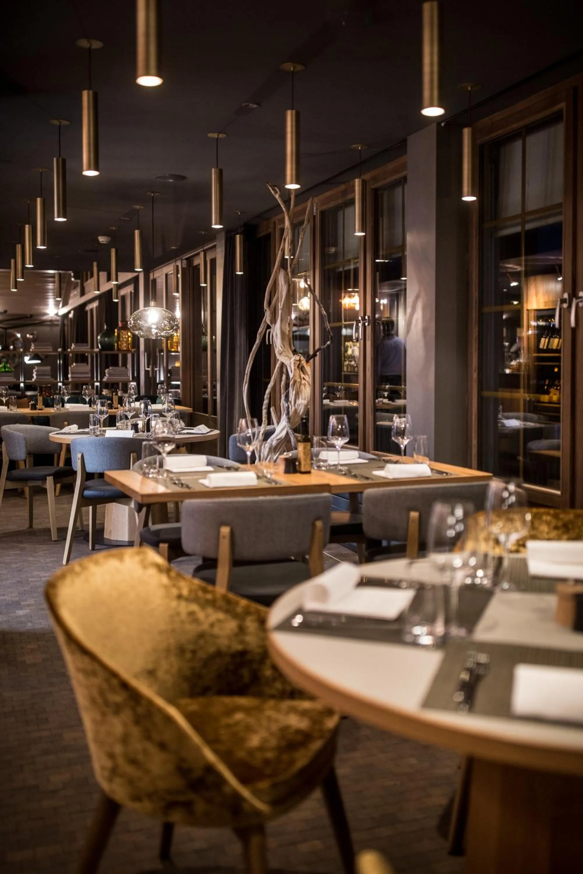 Restaurant/places to eat in HUUS Gstaad