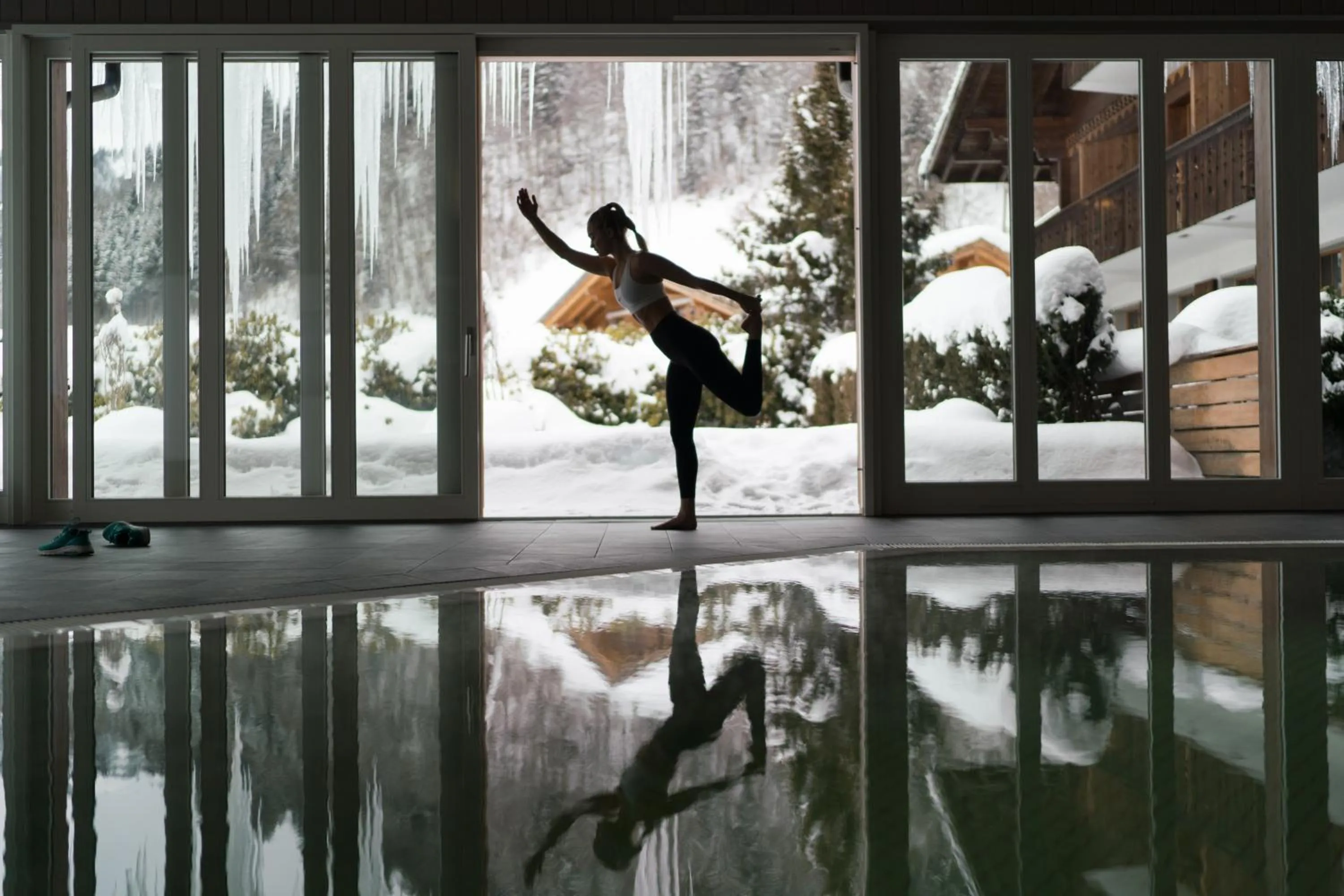 Swimming pool in HUUS Gstaad