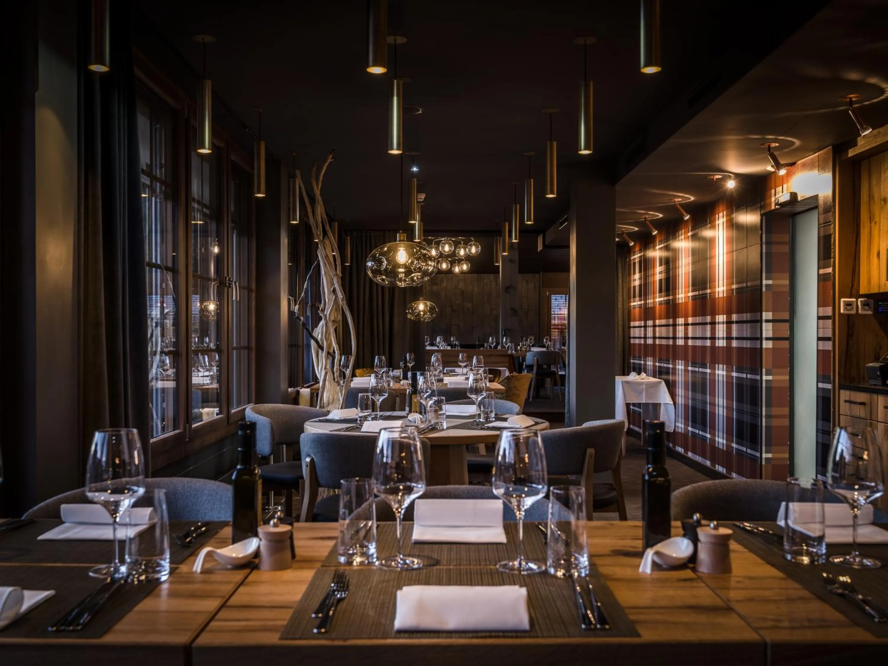 Restaurant/places to eat in HUUS Gstaad
