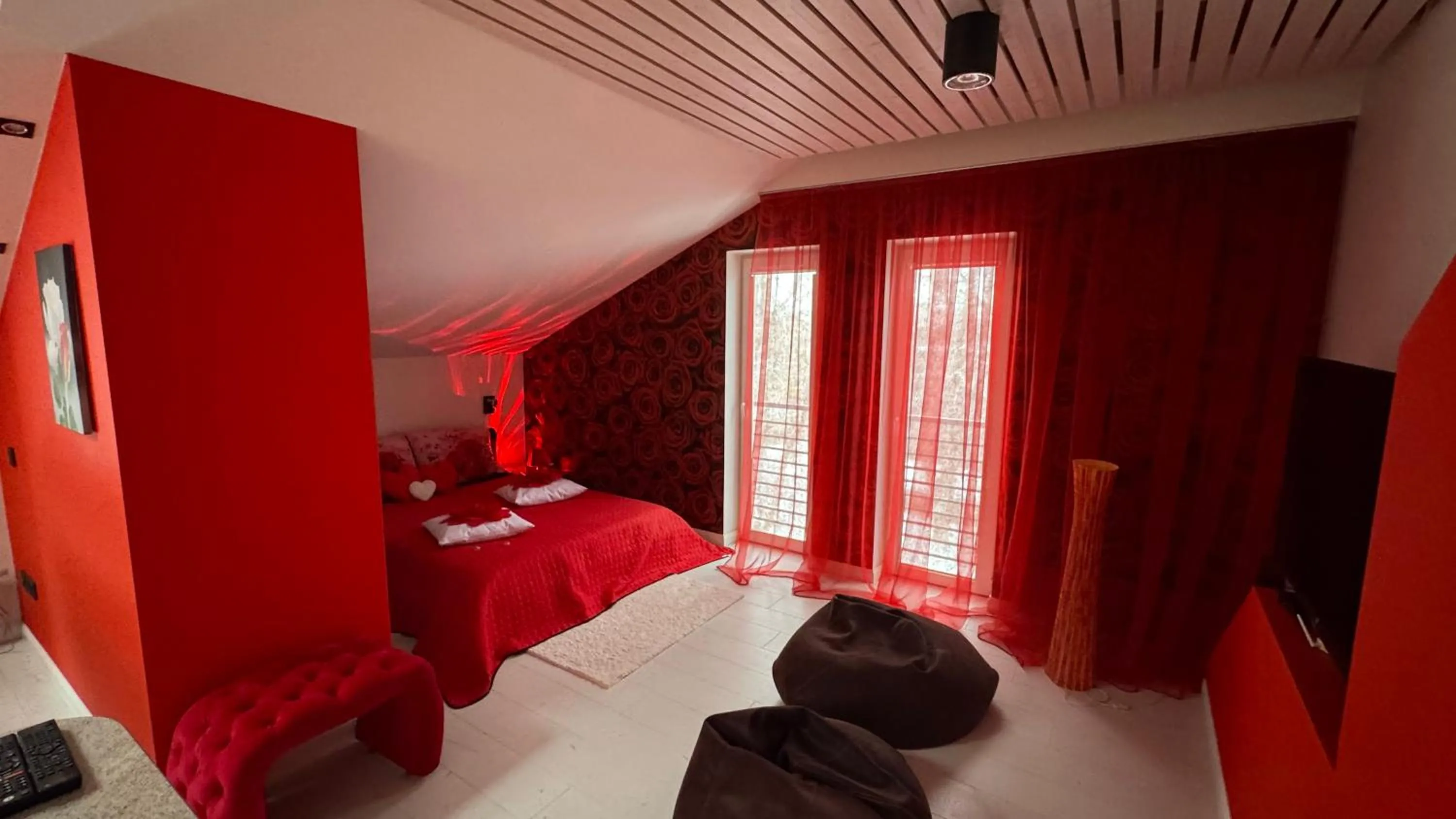 Bed in Rožu romantika