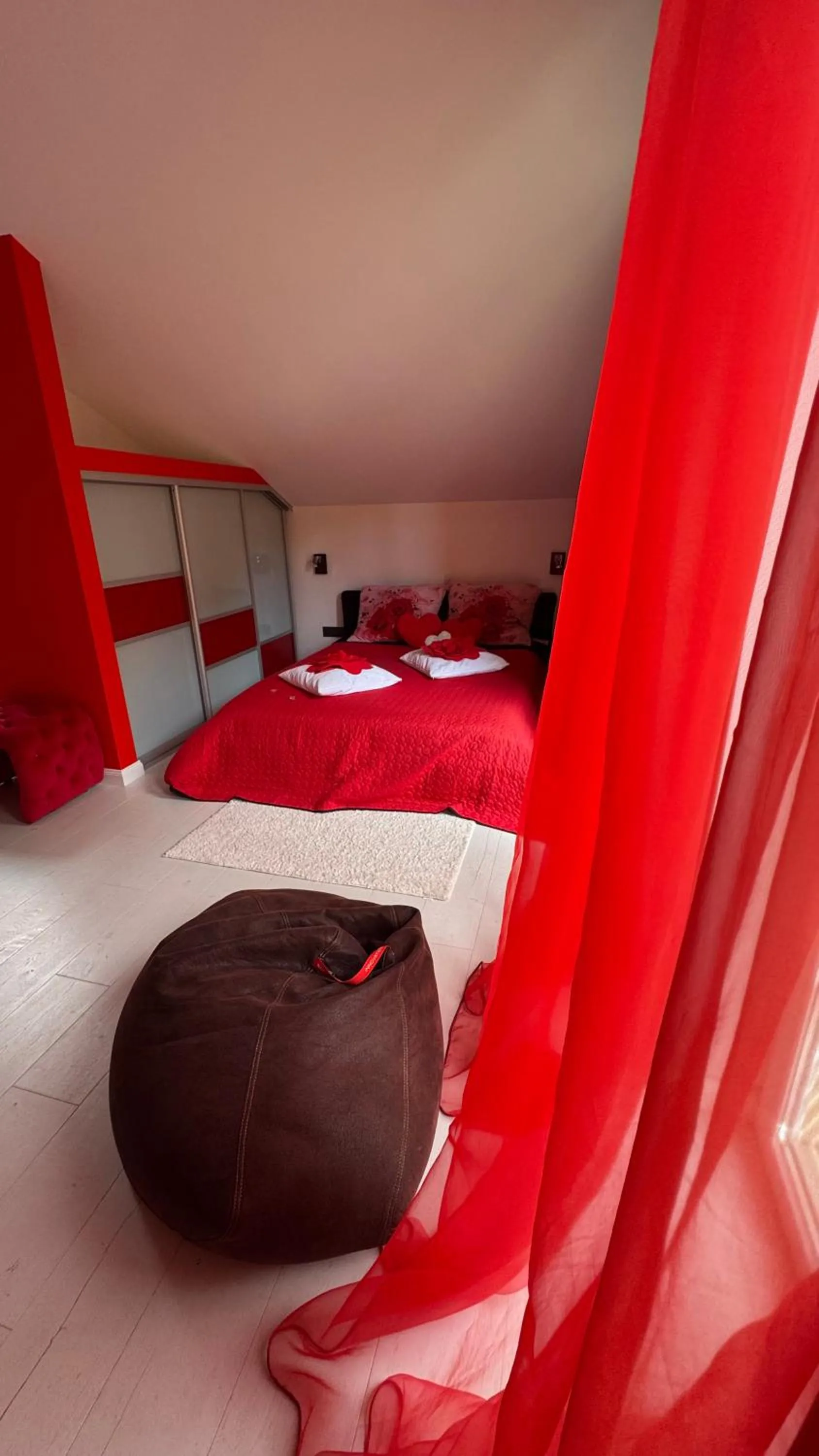 Bed in Rožu romantika