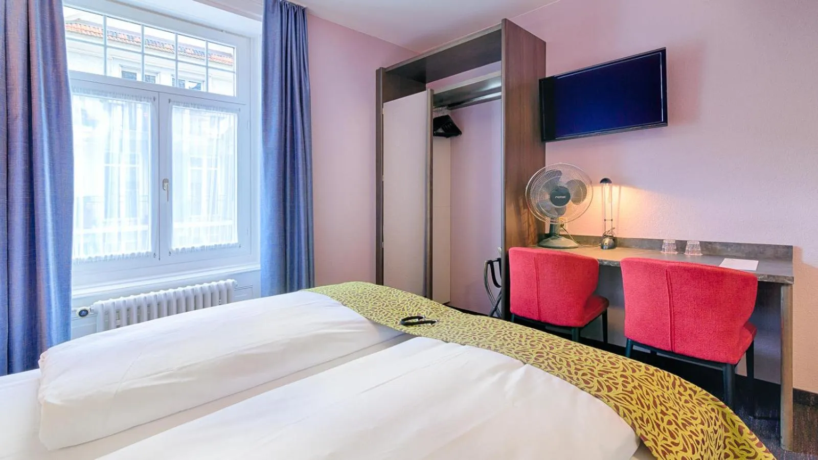 Staff, Bed in Hotel Drei Könige Luzern