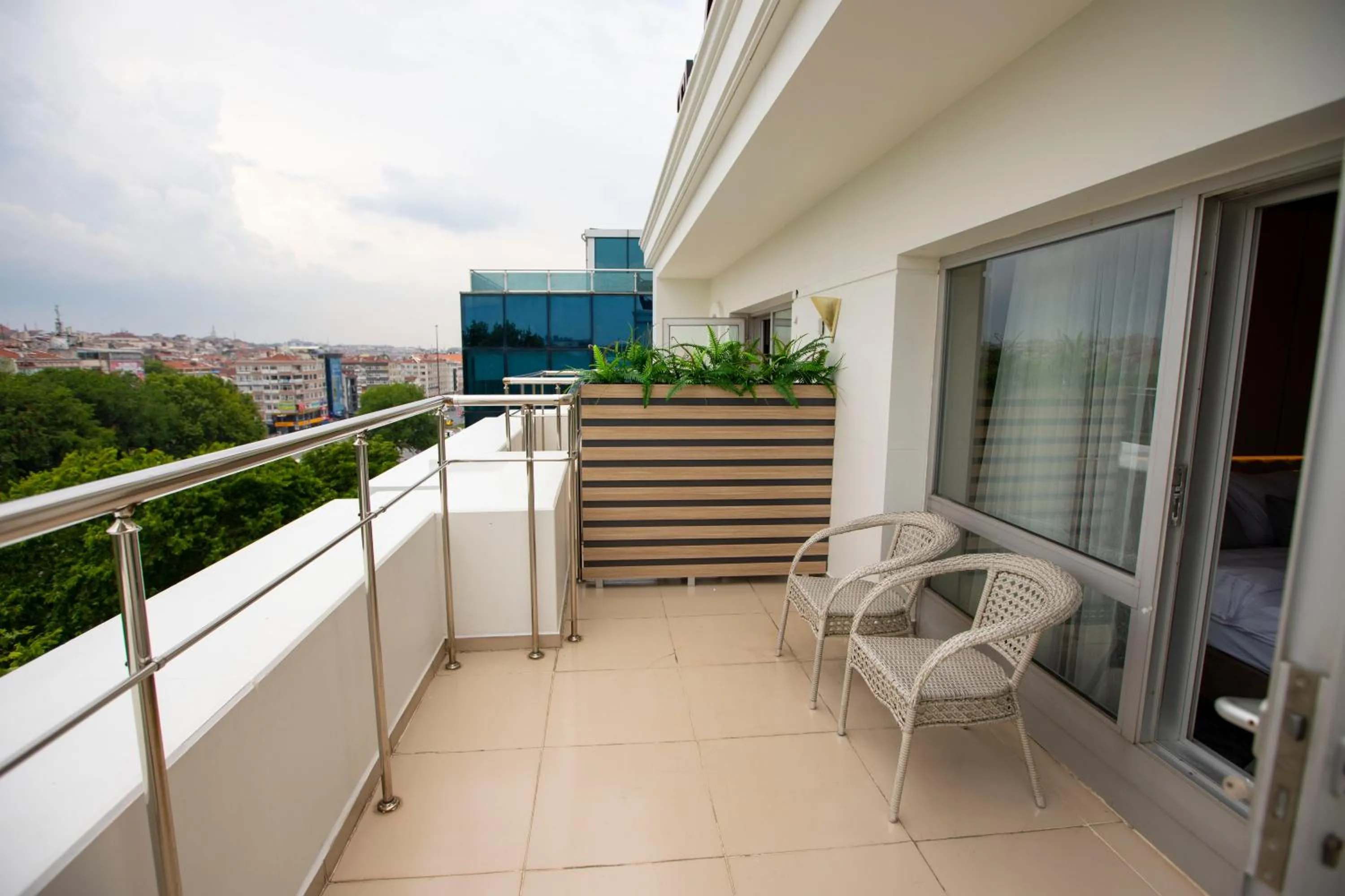 Day in THE GREEN HOTEL