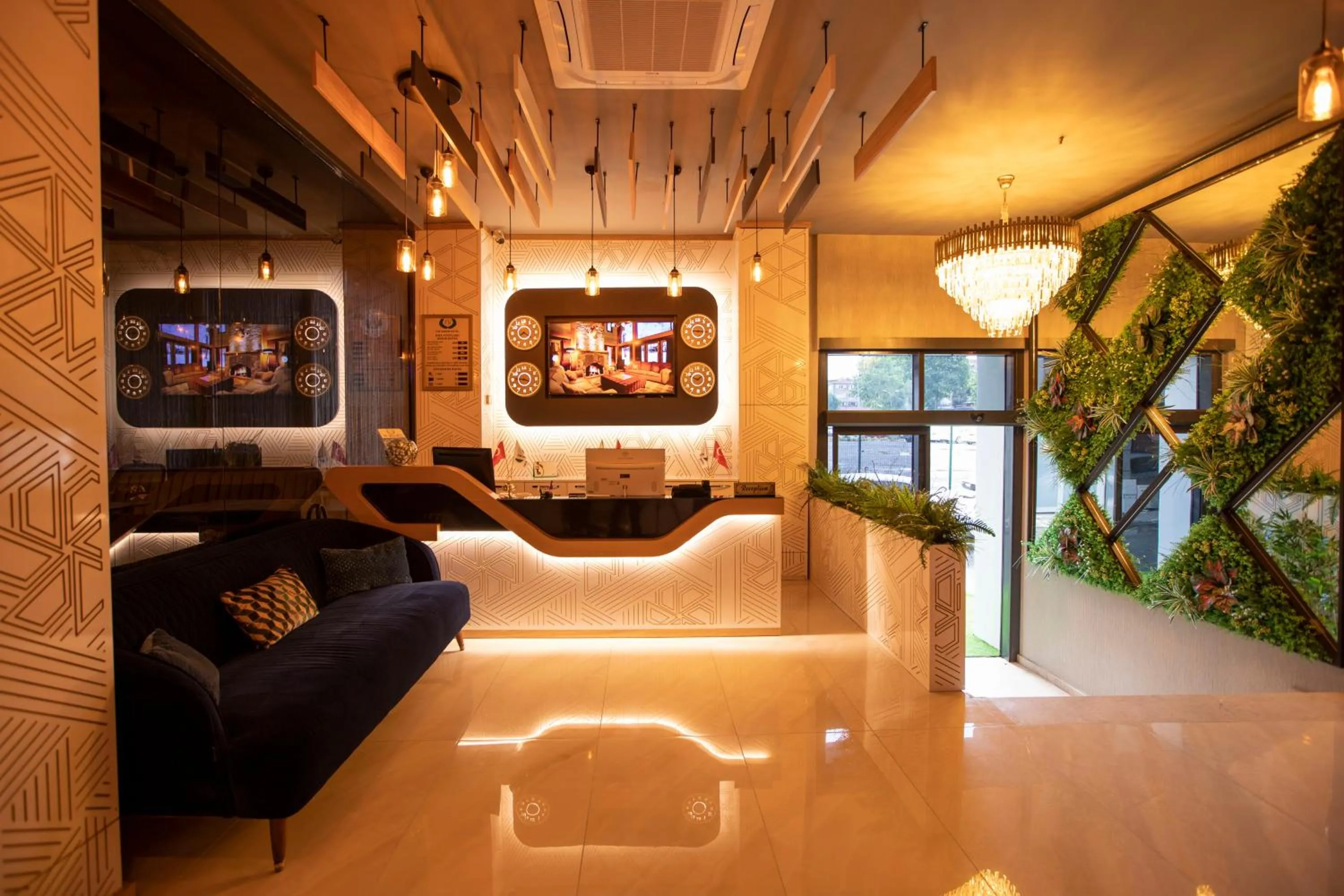 Lobby or reception in THE GREEN HOTEL