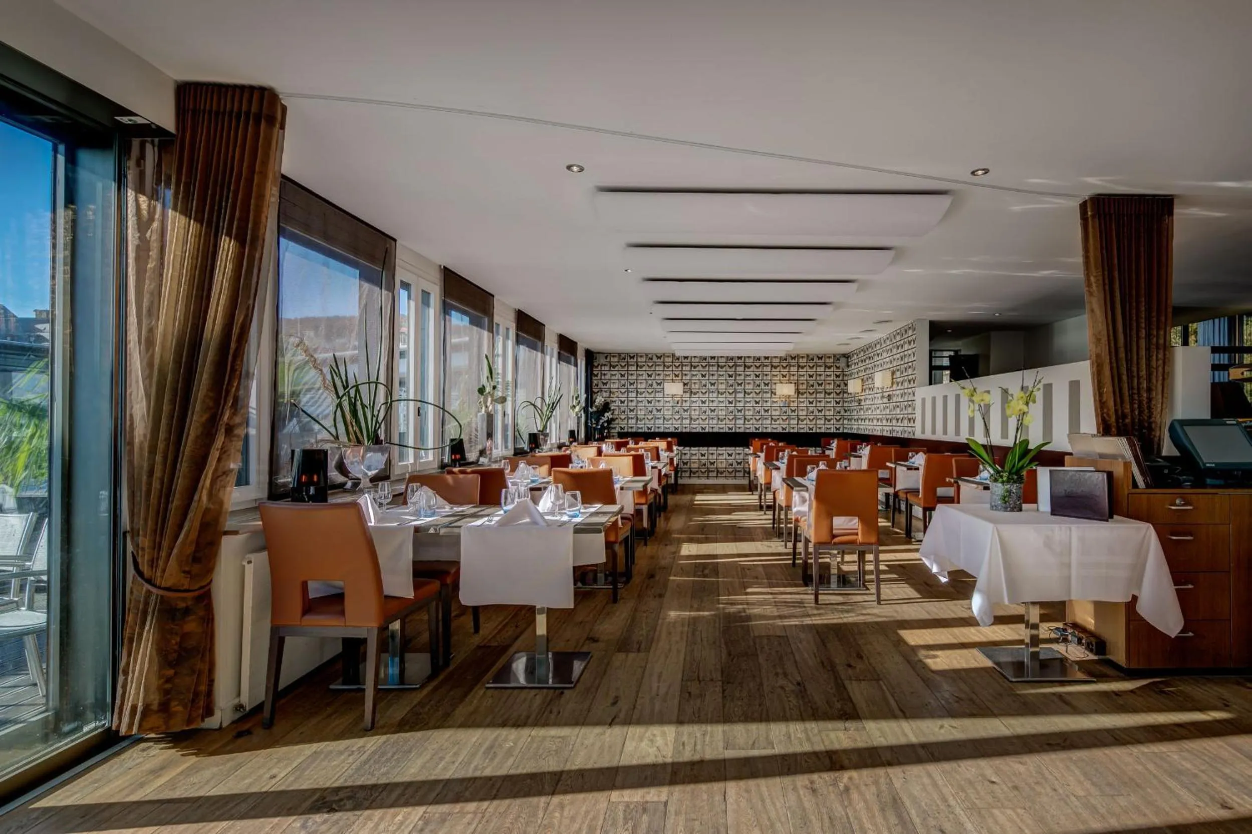 Restaurant/places to eat in Hotel Beaulac