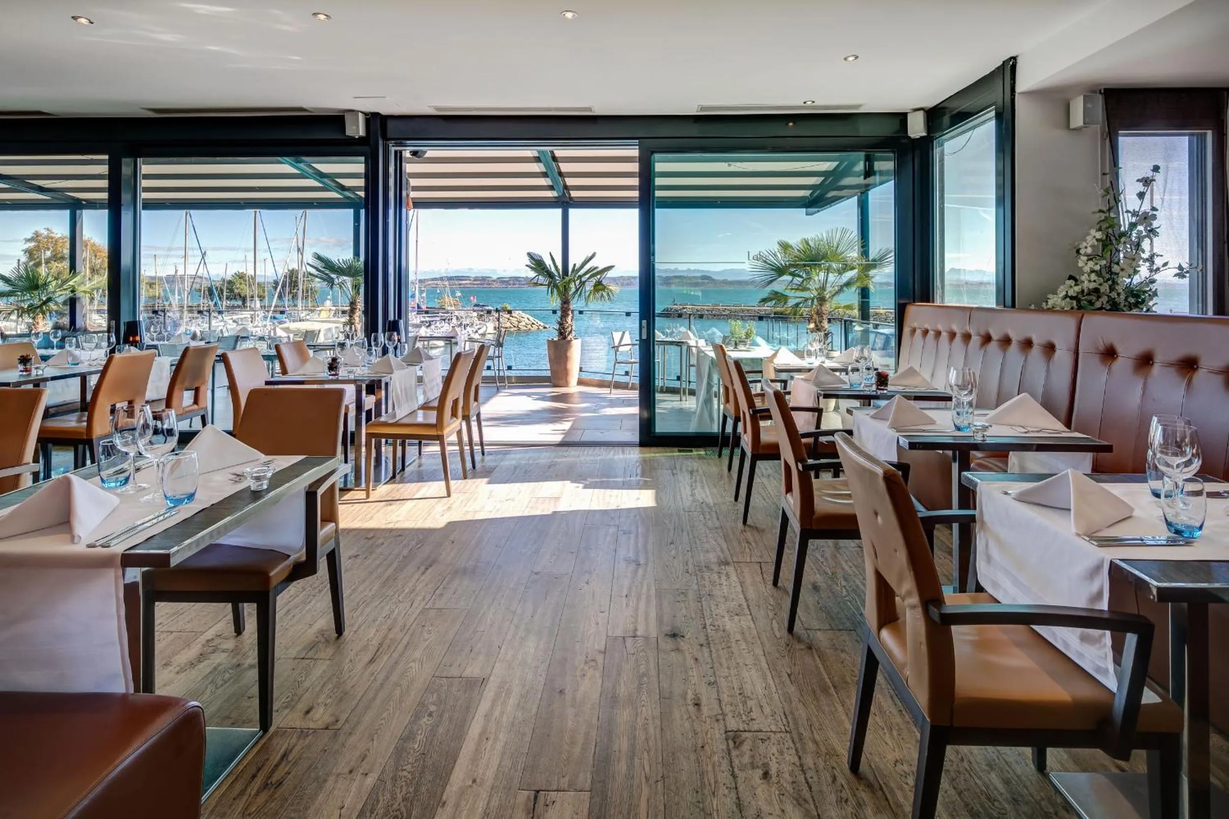 Restaurant/places to eat in Hotel Beaulac