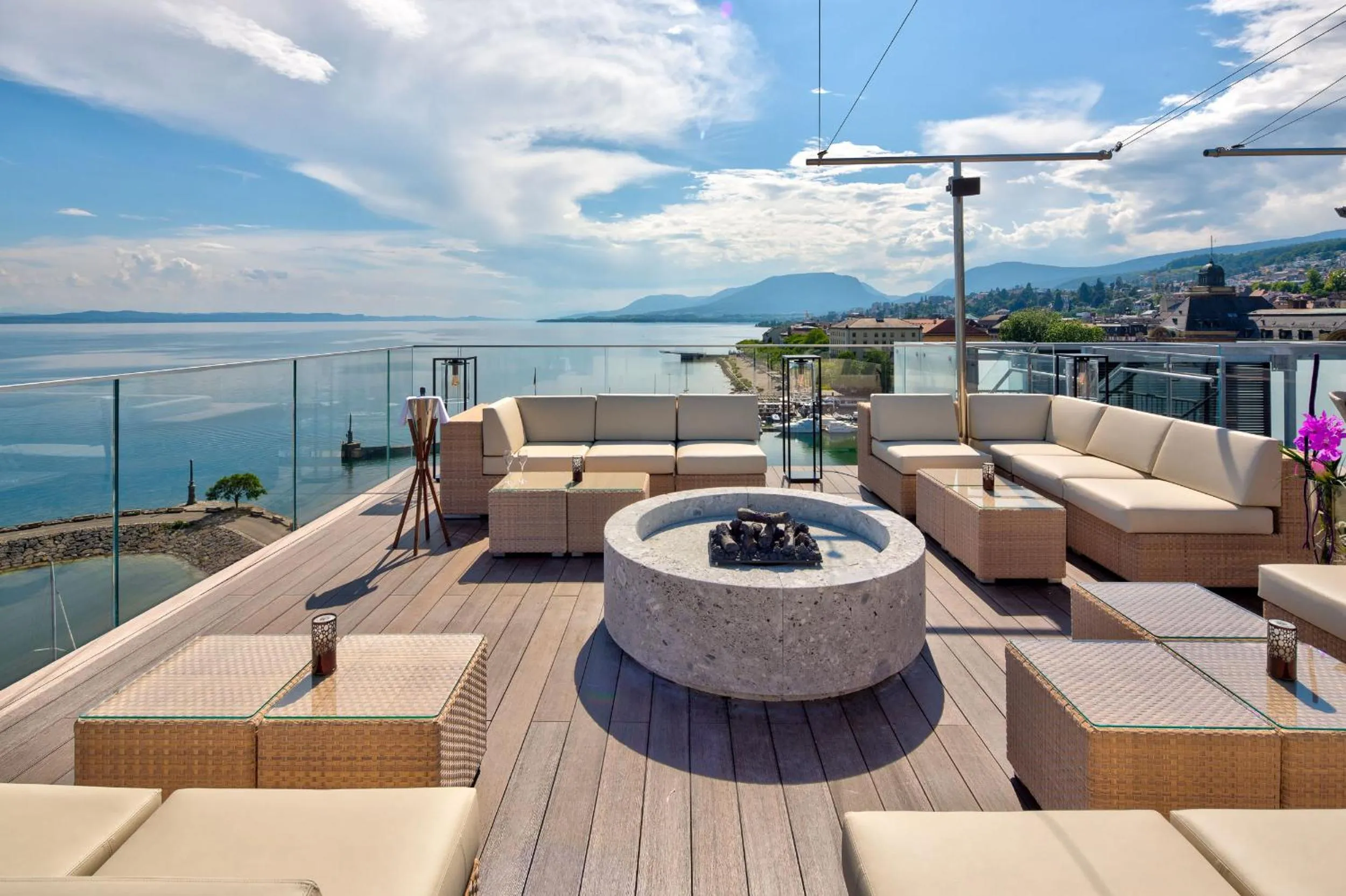 Restaurant/places to eat in Hotel Beaulac