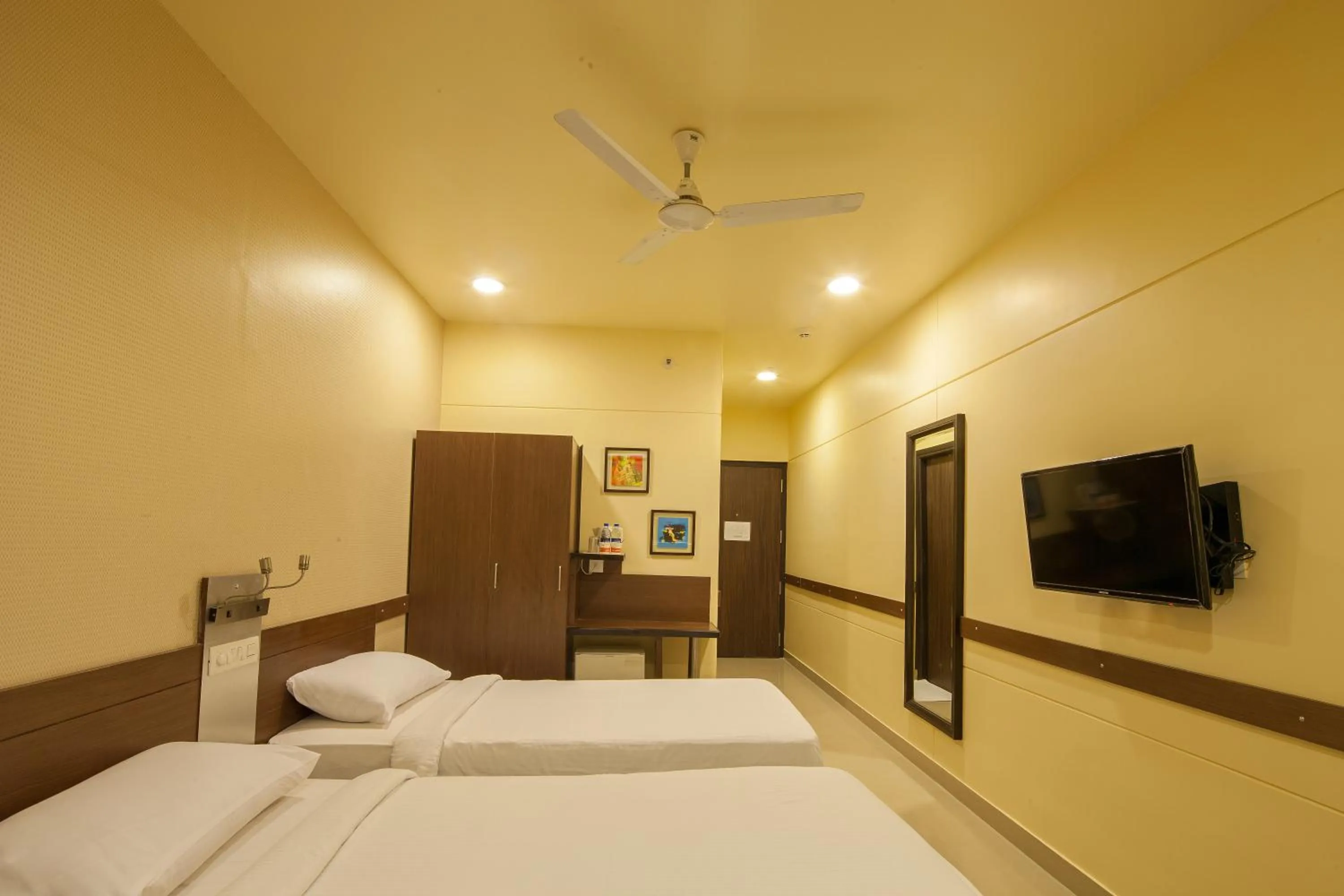 TV and multimedia, Bed in Ginger Noida 63