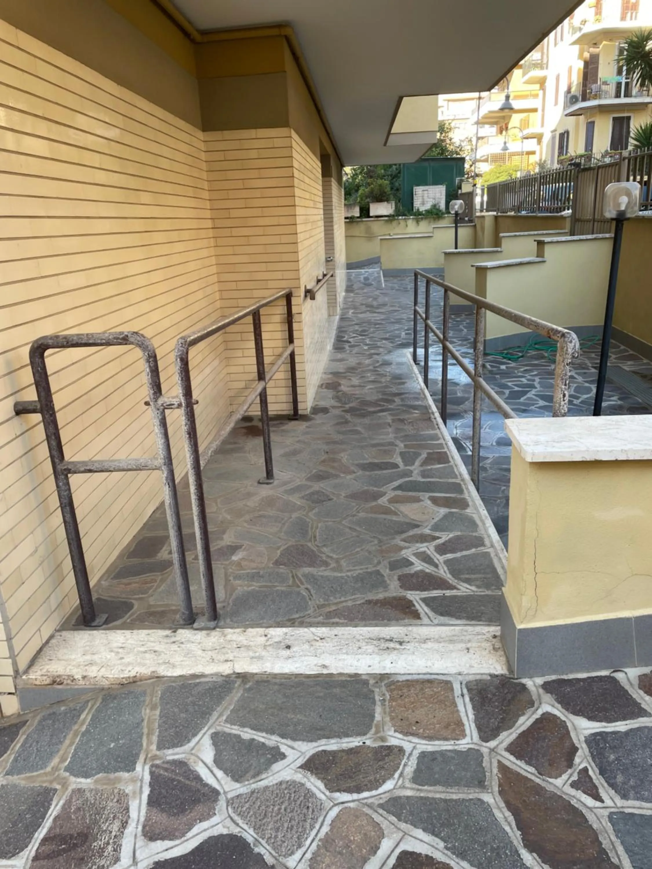 Facade/entrance in Appartamento Via dei Fabbri Navali