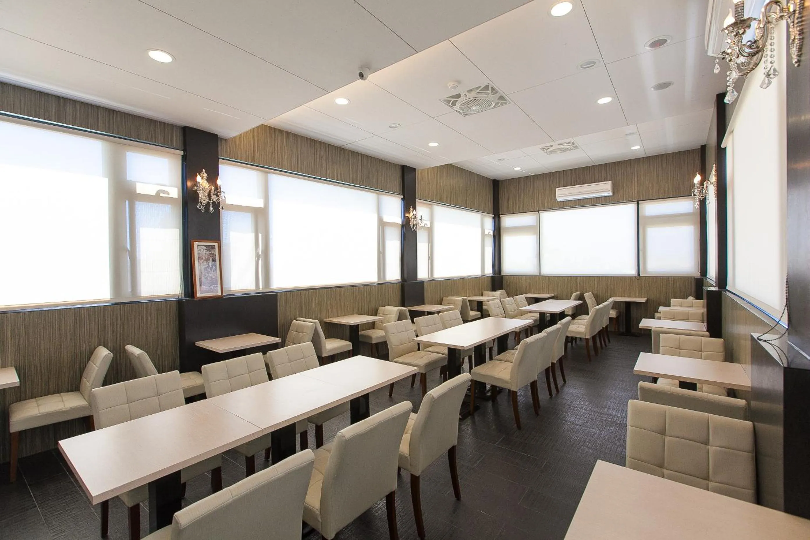 Restaurant/places to eat in Mucha Boutique Hotel