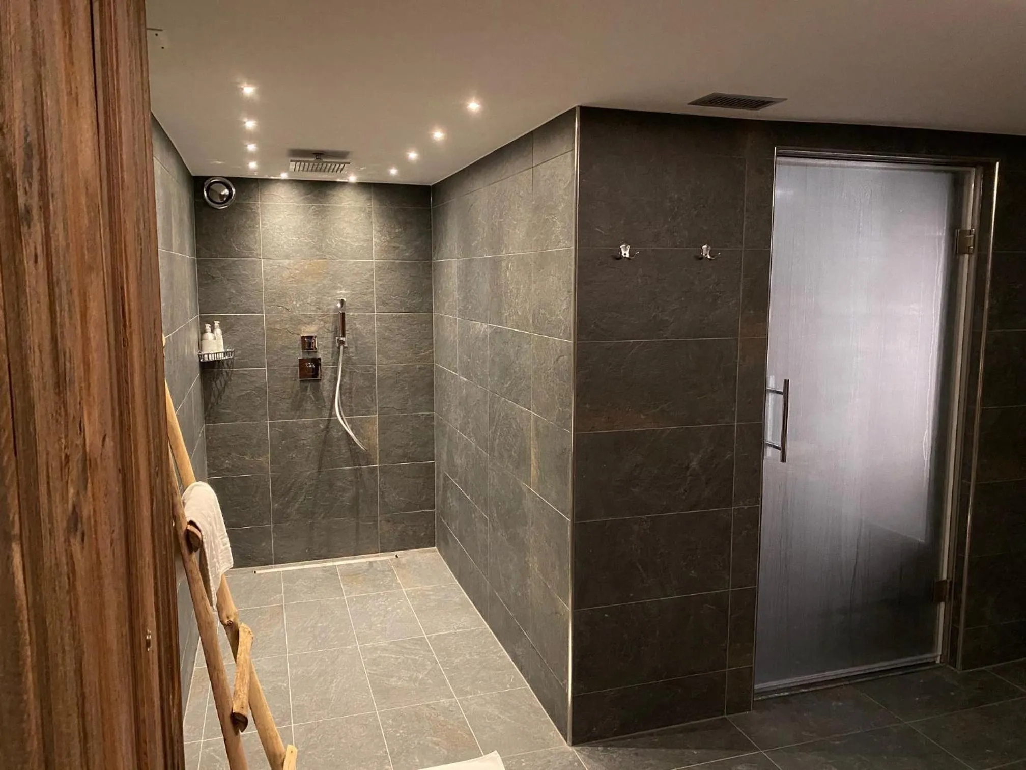 Steam room in Victoria Retreat