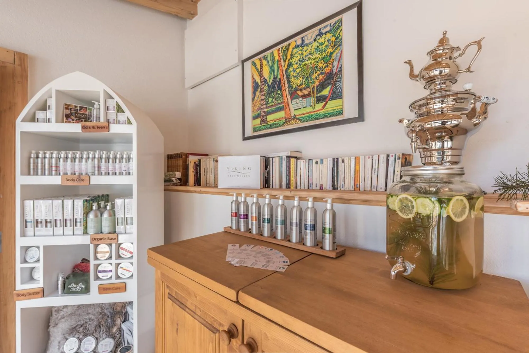 On-site shops in Victoria Retreat