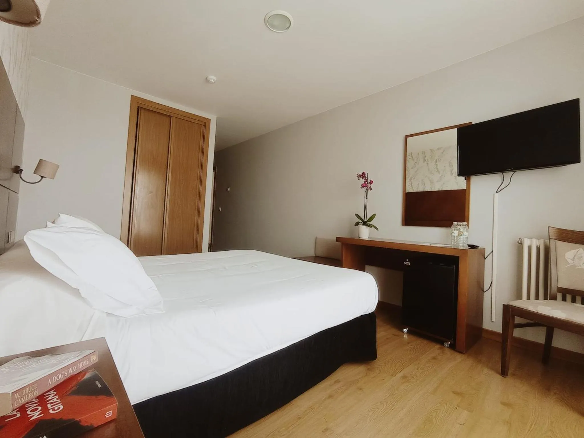 Bedroom, Bed in Hotel A Raiña