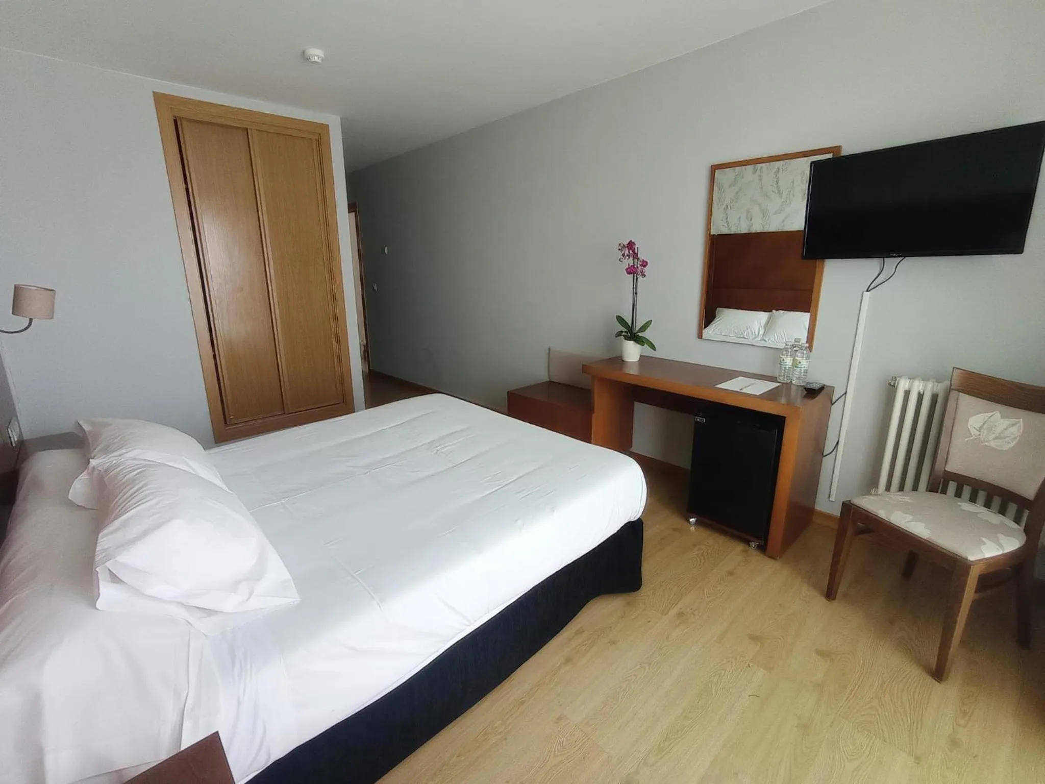 Bedroom, Bed in Hotel A Raiña