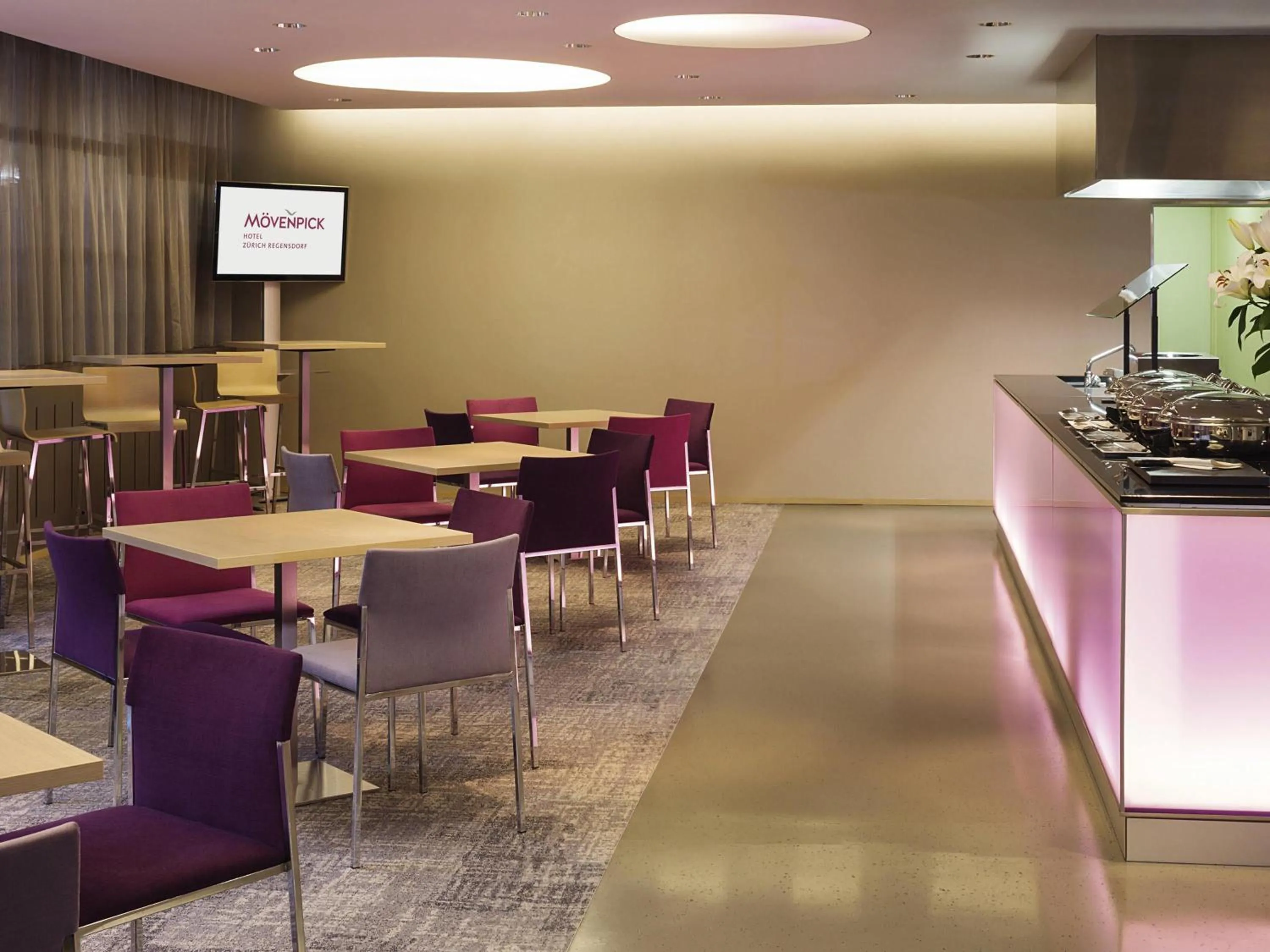 Breakfast in Mövenpick Hotel Zürich-Regensdorf