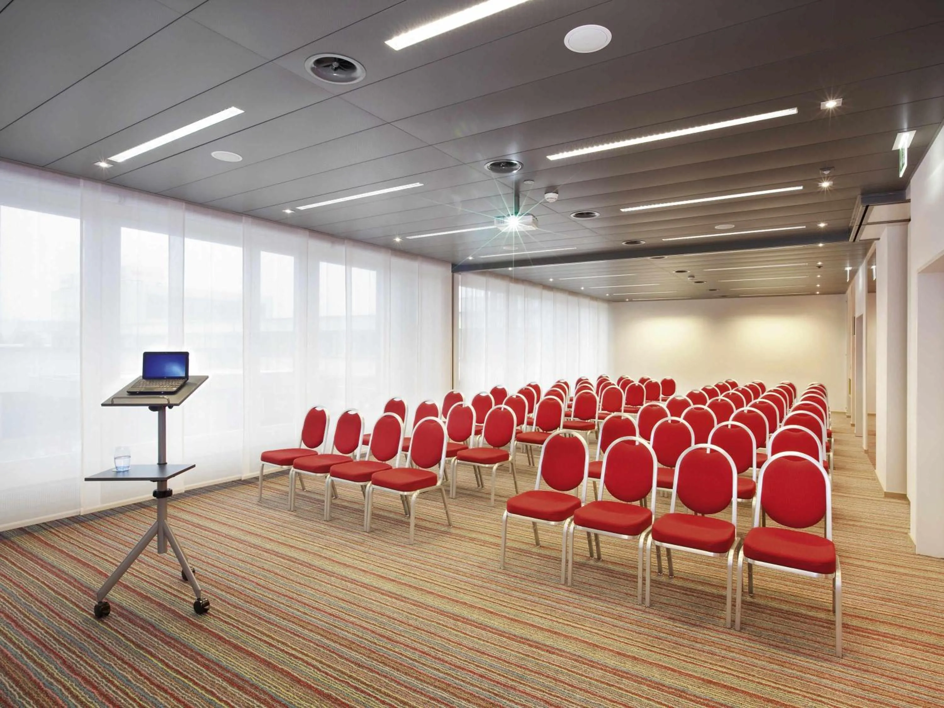 Meeting/conference room in Mövenpick Hotel Zürich-Regensdorf