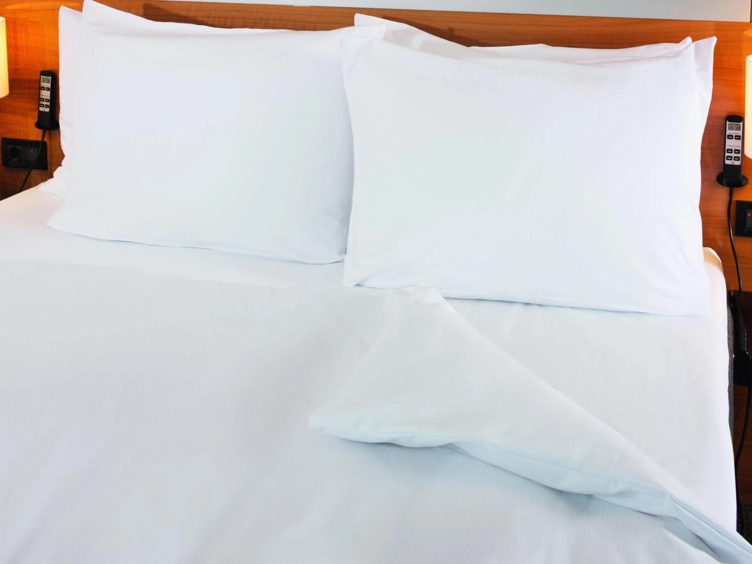 Bedroom, Bed in Mövenpick Hotel Zürich-Regensdorf