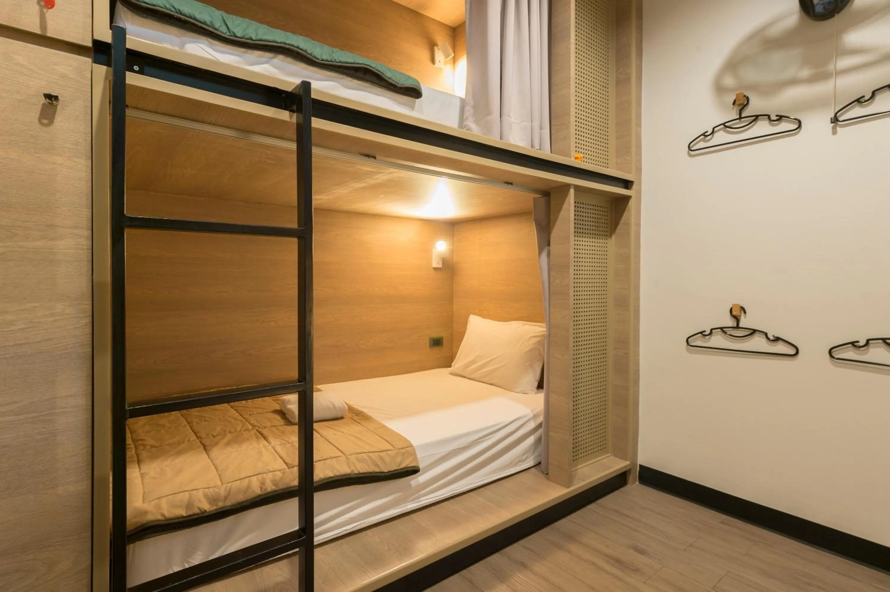 bunk bed, Bed in T Hostel @ Victory Monument