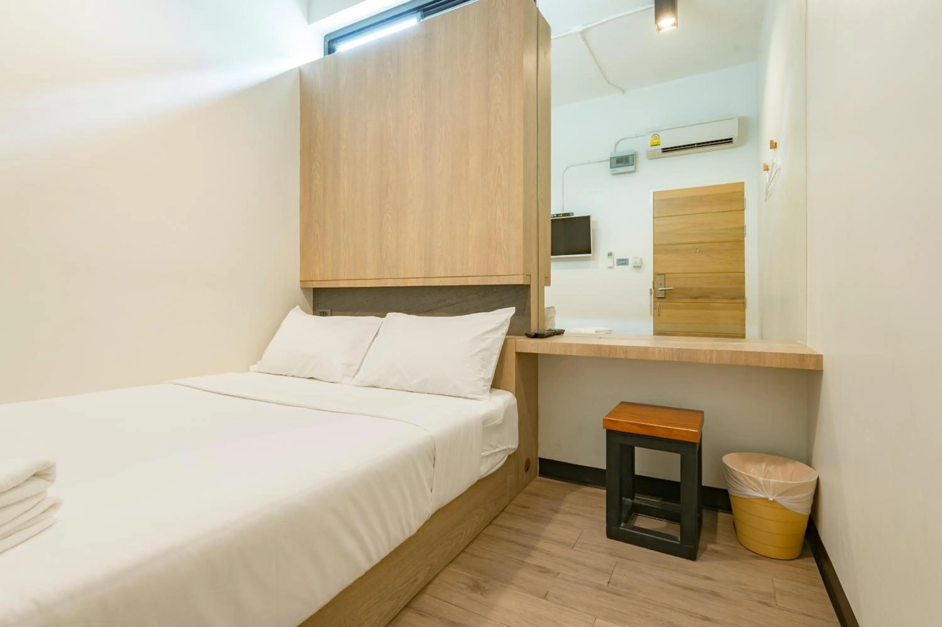 Photo of the whole room, Bed in T Hostel @ Victory Monument