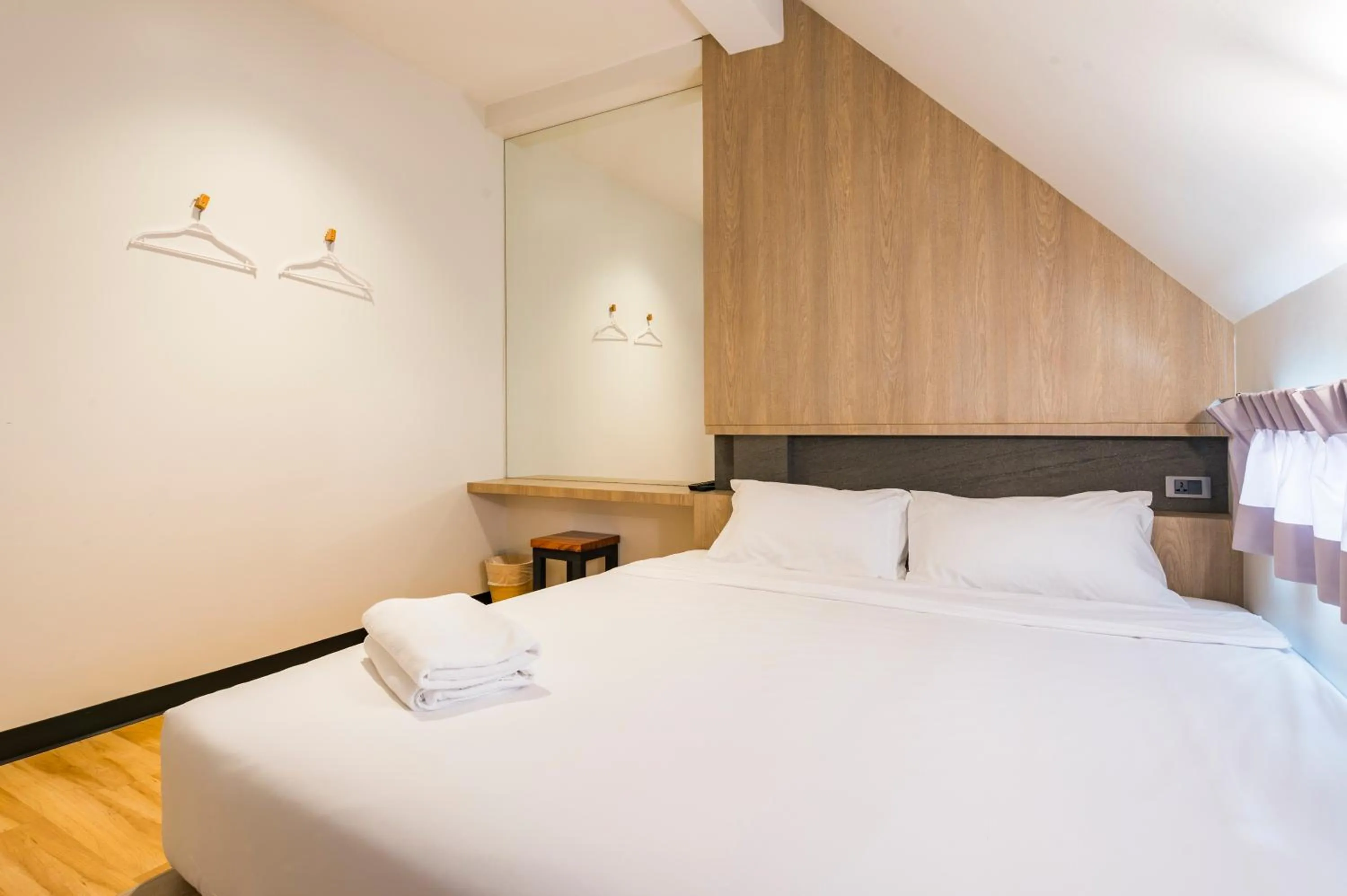 Photo of the whole room, Bed in T Hostel @ Victory Monument