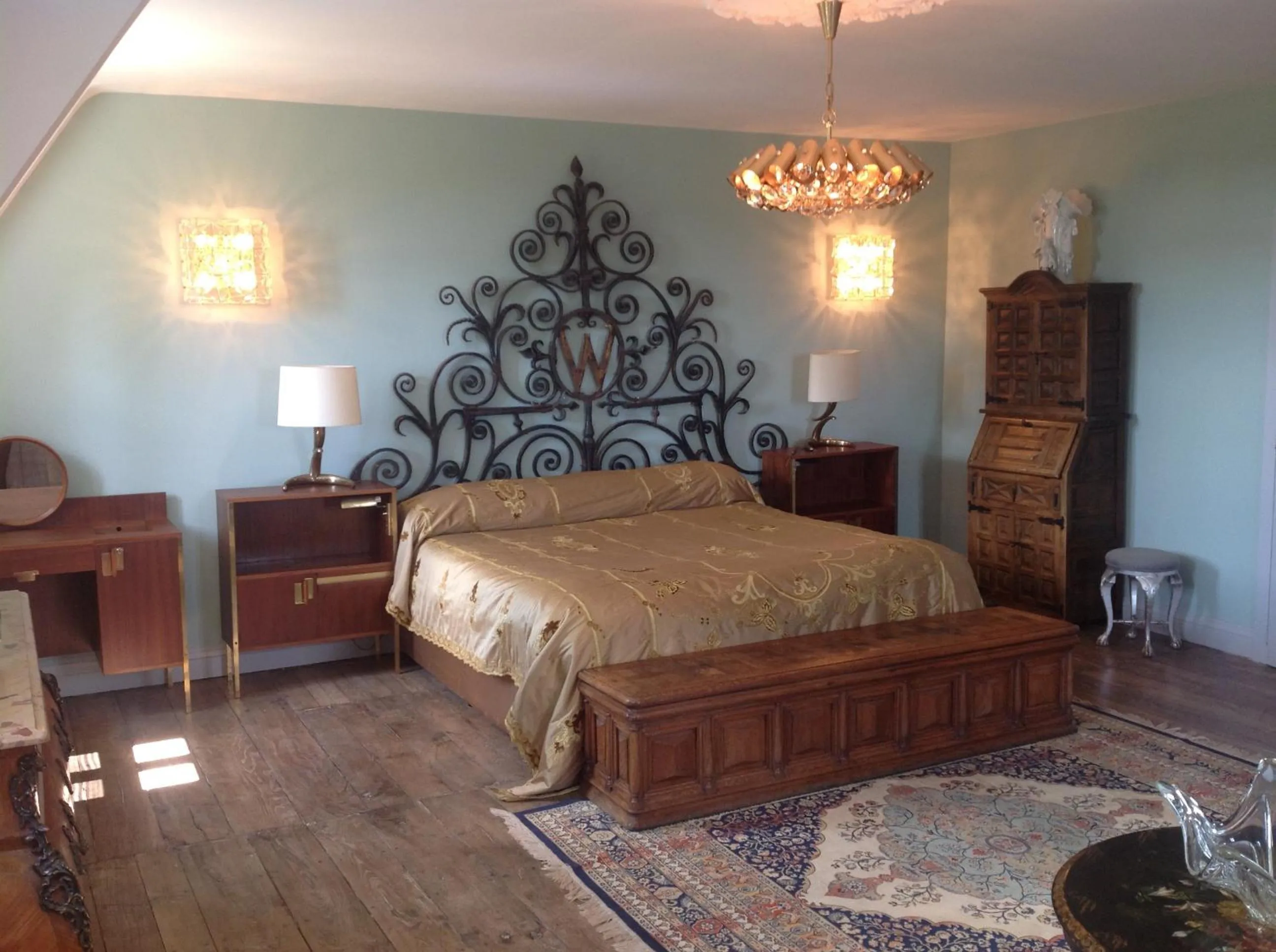 Photo of the whole room, Bed in Chateau De La Goujonnerie