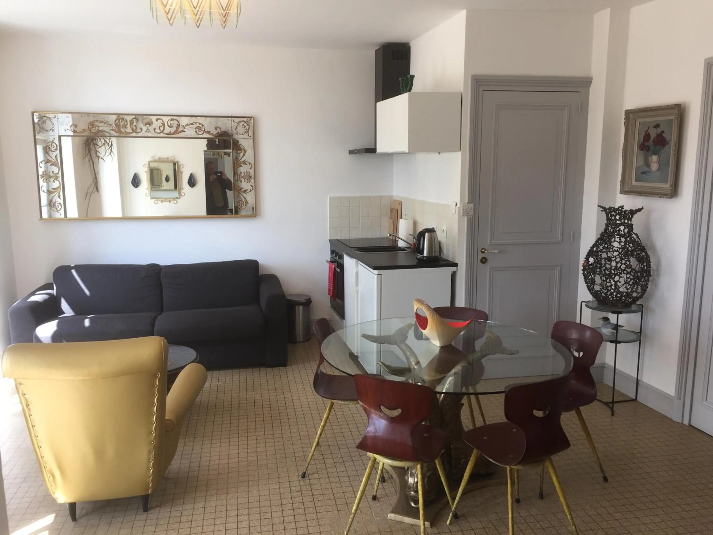 Photo of the whole room in Chateau De La Goujonnerie